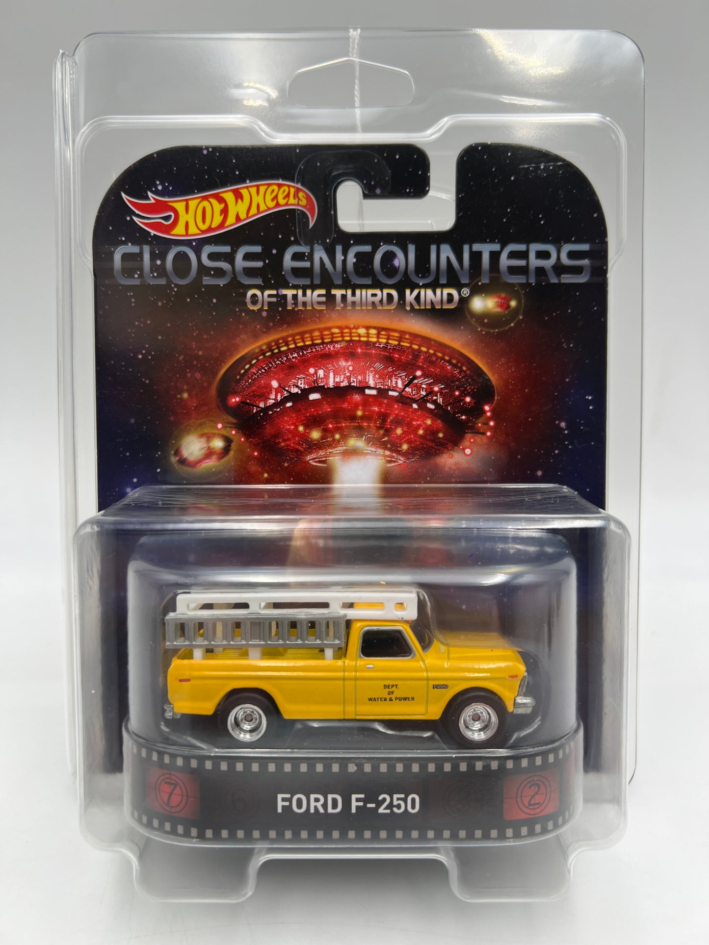 Hot Wheels Retro Entertainment Close Encounters Ford F-250 Yellow W/Protector
