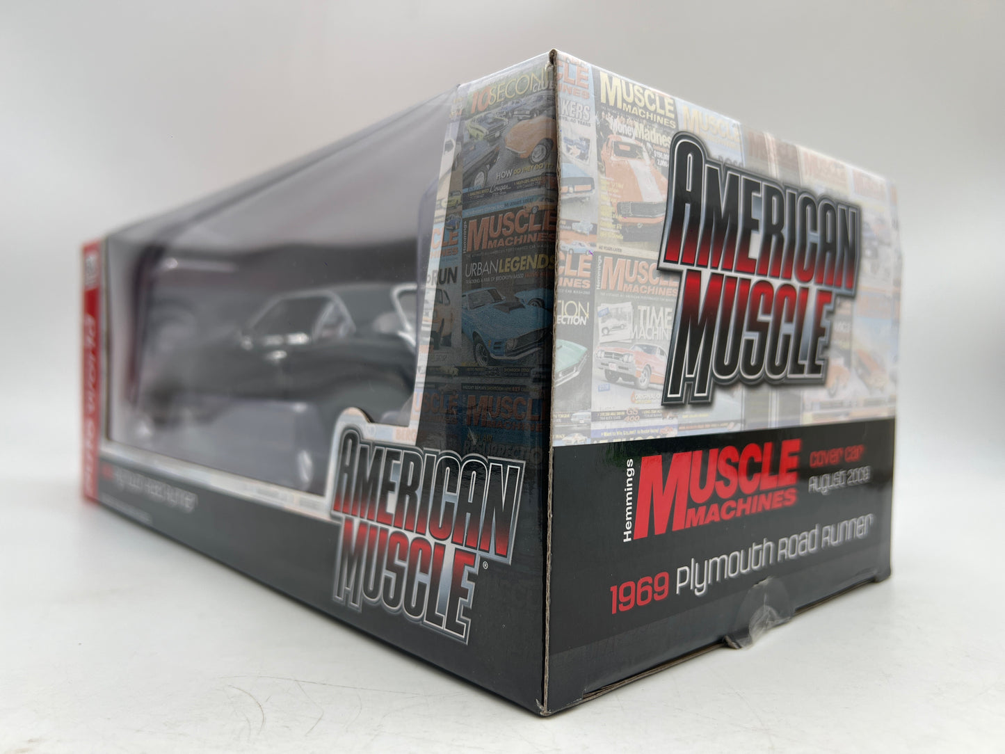 Auto World 1:18 Scale Hemmings Muscle Machines 1969 Plymouth Road Runner 426 Black VHTF