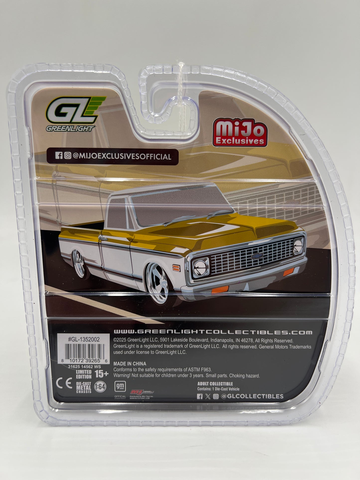 Greenlight Mijo Exclusives 1972 Chevrolet C10 Short Bed Yellow 188E