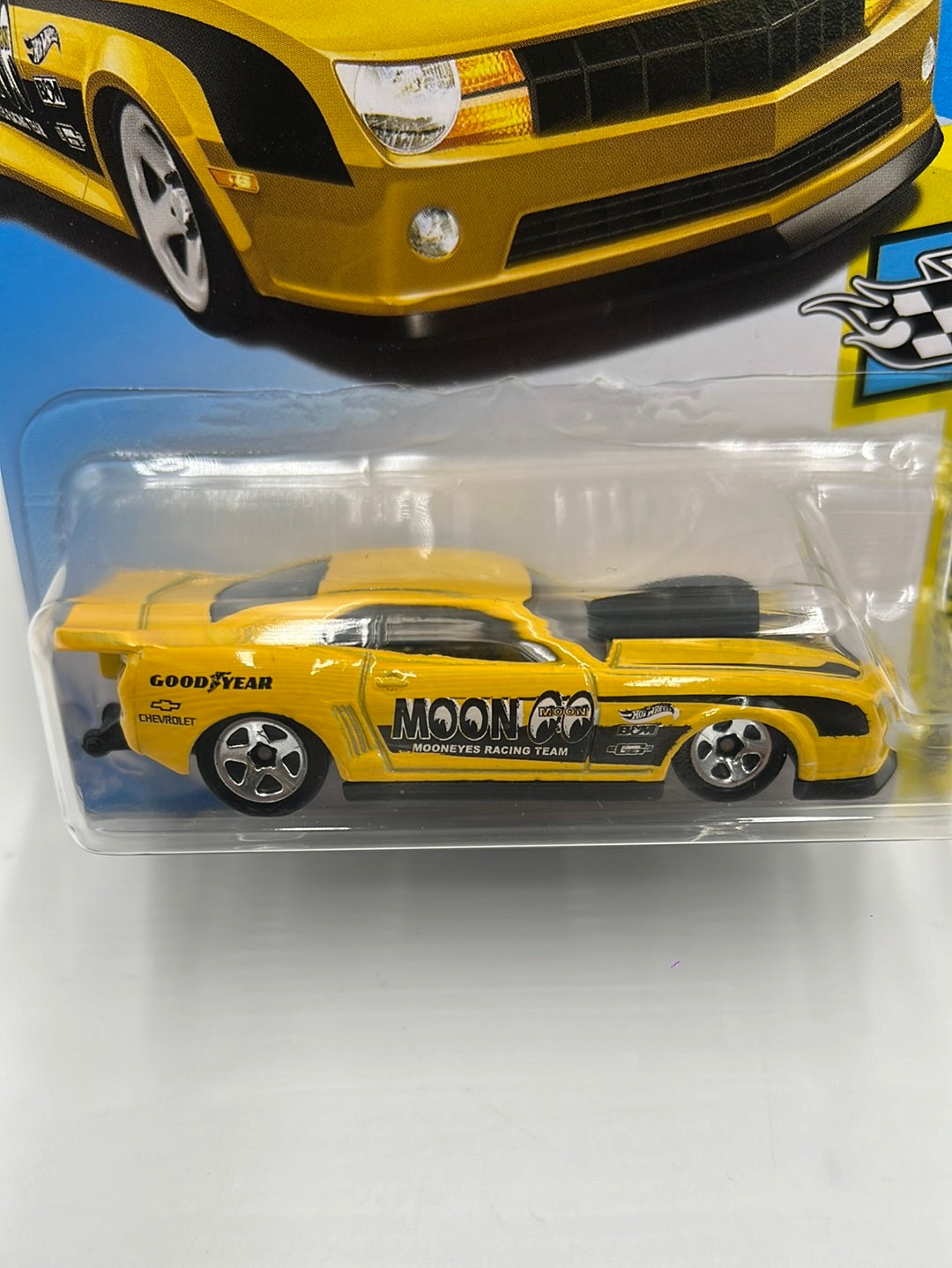 2018 Hot Wheels  #105 10 Pro Stock Camaro Mooneyes Yellow 16E