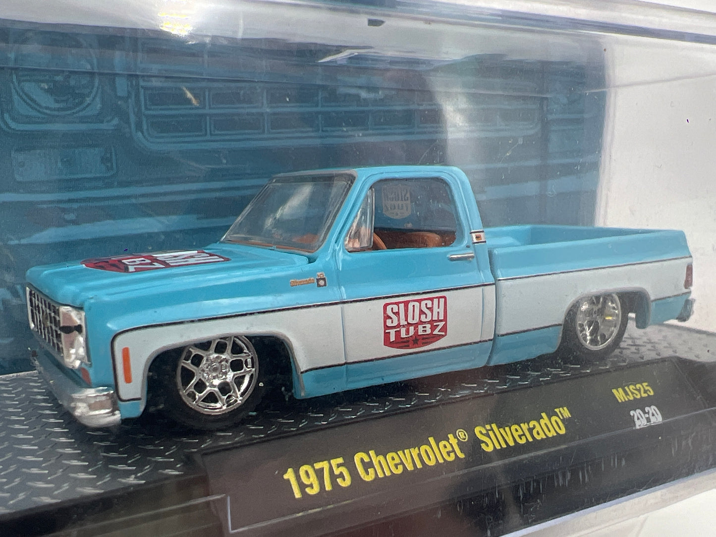 M2 Machines MJS25 MiJo Exclusives Slosh Tubz 1975 Chevrolet Silverado 1/3850