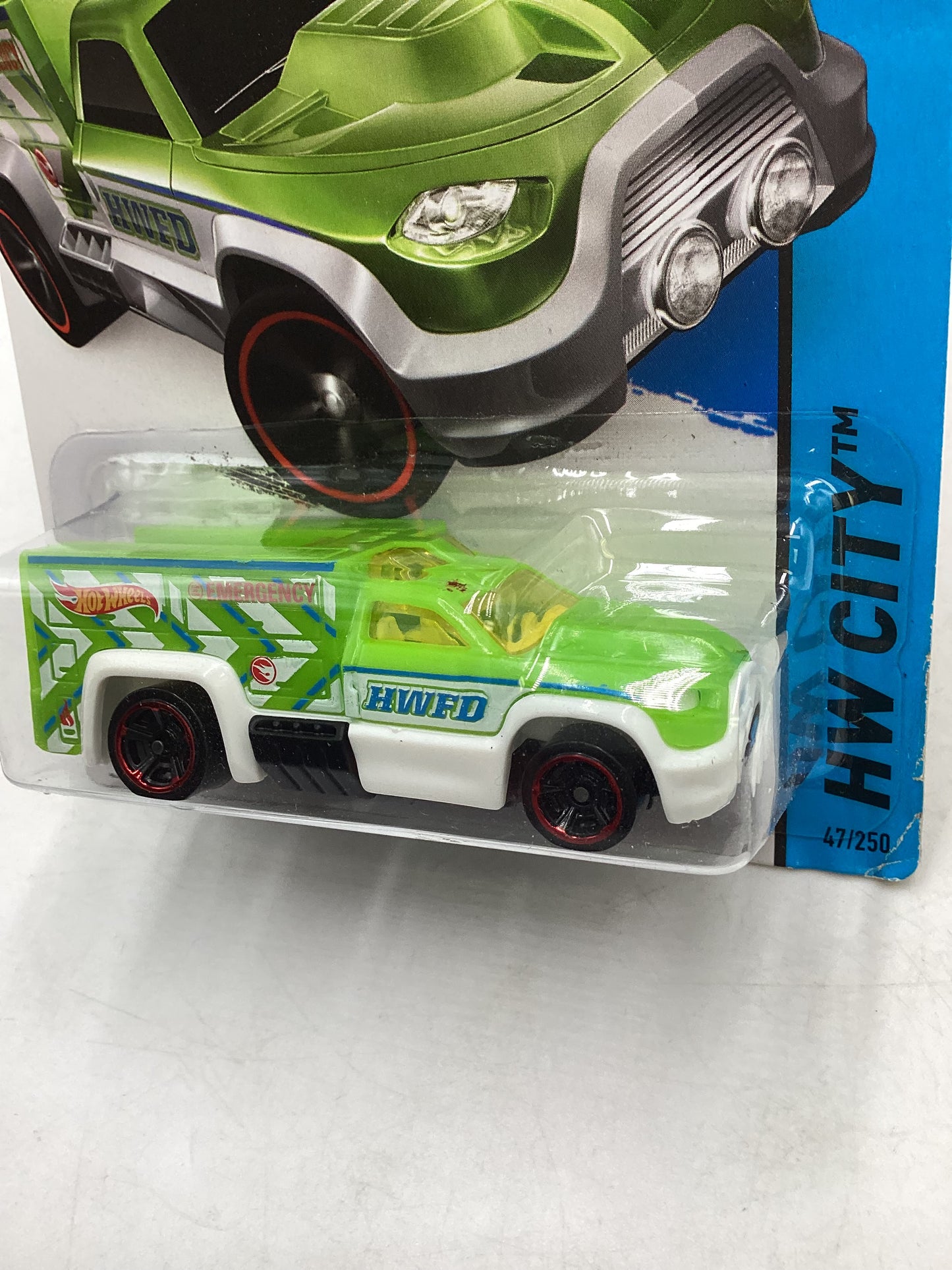 2014 Hot Wheels Treasure Hunt #47 Rescue Duty Green 275B