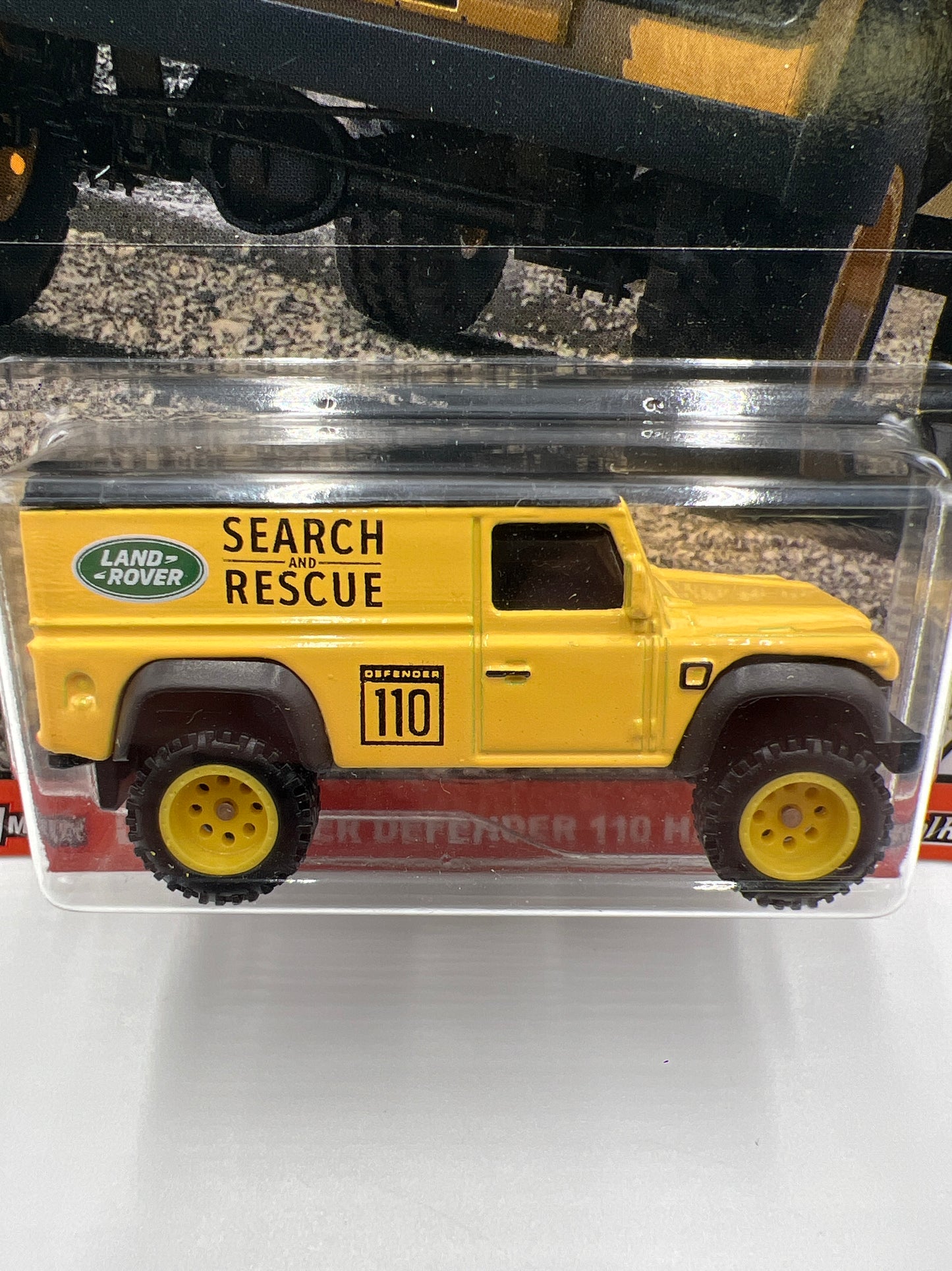 2020 Hot Wheels Wild Terrain #4 Land Rover Defender 110 Hard Top Yellow 256B