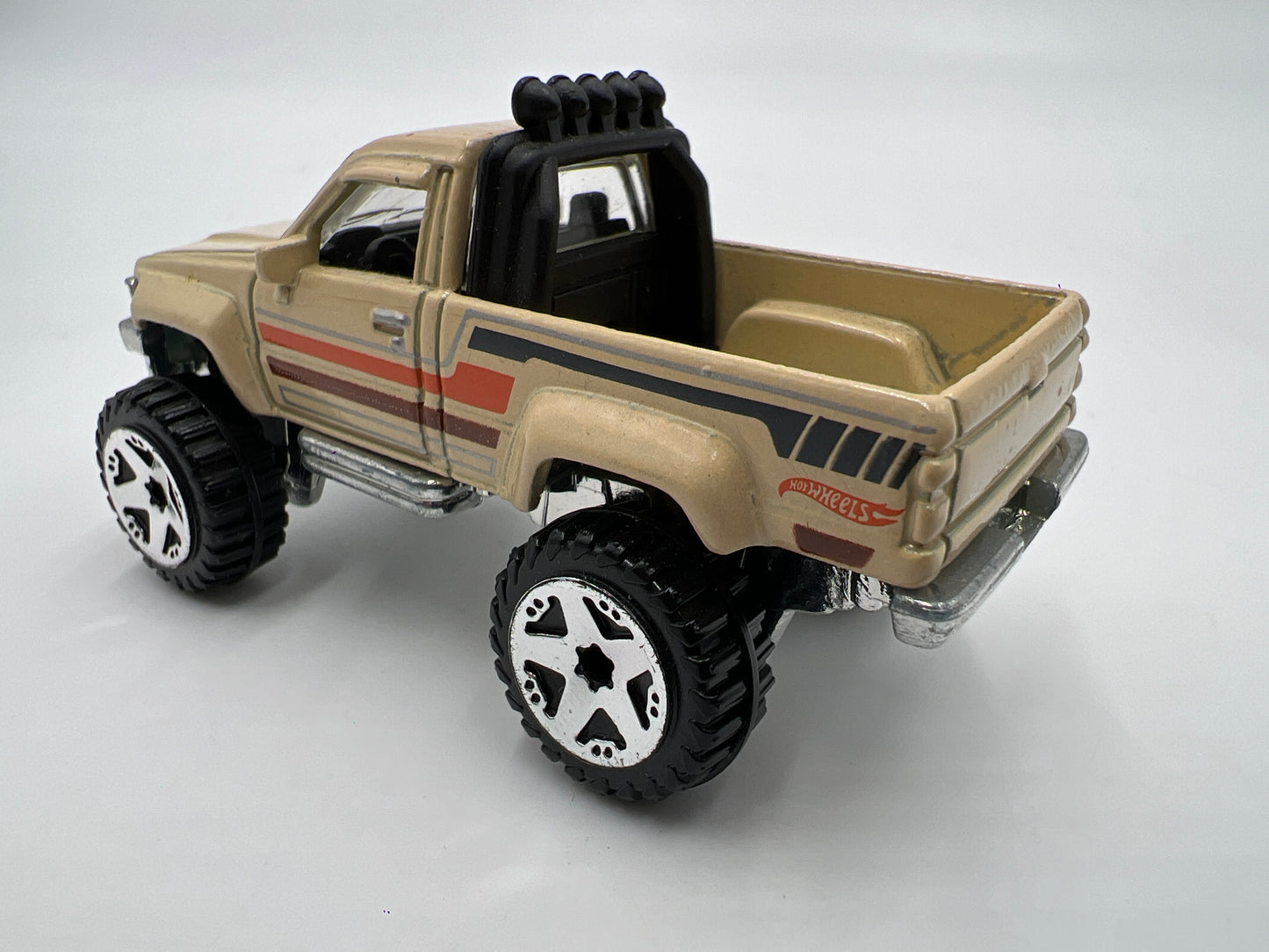 Hot Wheels Mainline 87 Toyota Pickup Truck Tan Loose