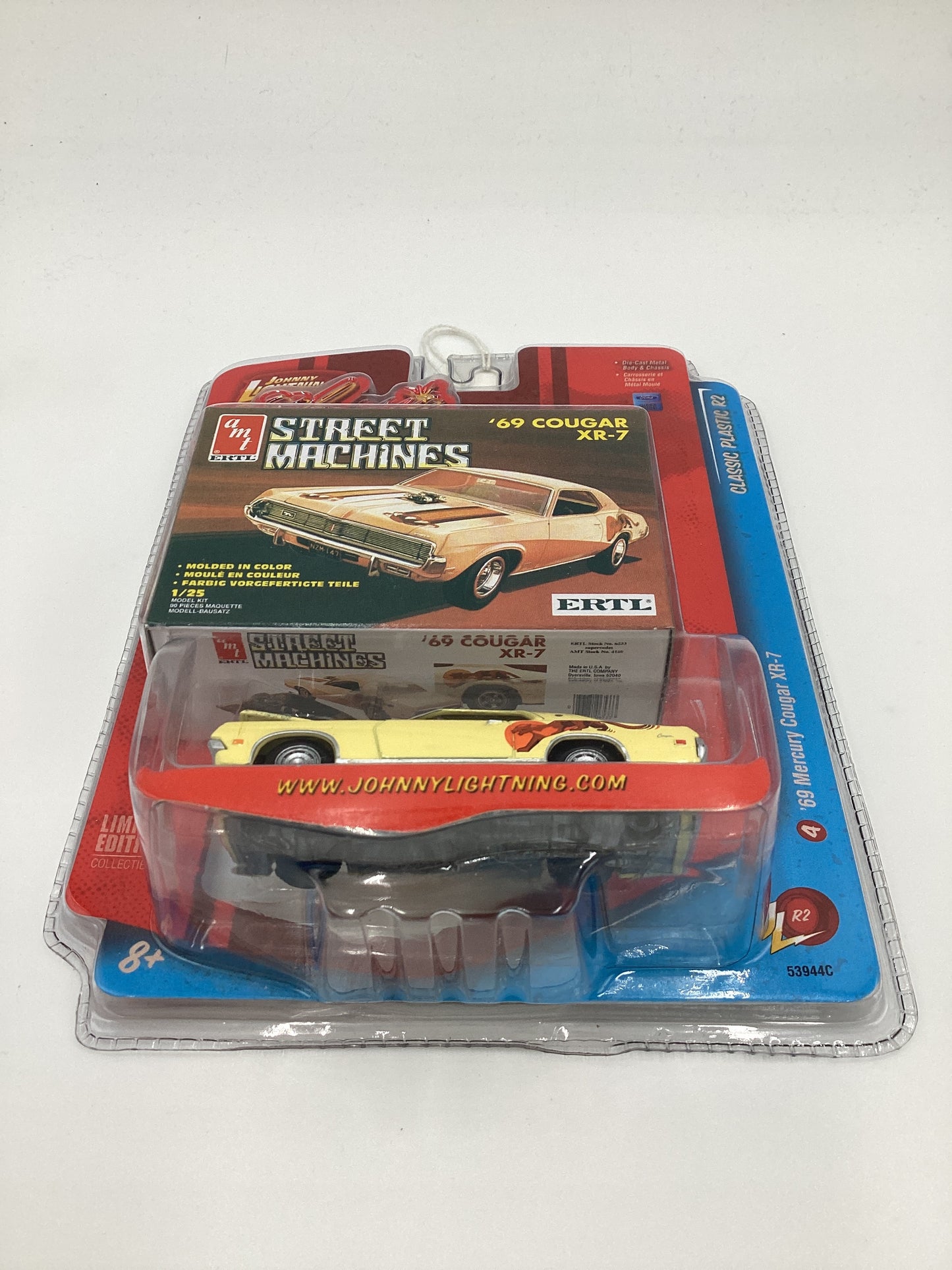 Johnny lightning Classic Plastic Release 2 #4 69 Mercury Cougar XR-7 Yellow 229C