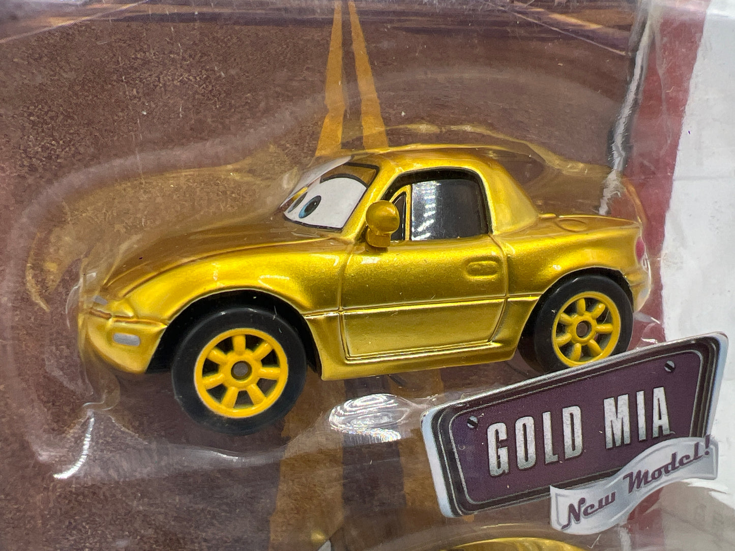 Disney Pixar The World Of Cars 3 Pack Dinoco Dream Gold Mia/Gold Tia & Bling Bling Lightning McQueen 136A