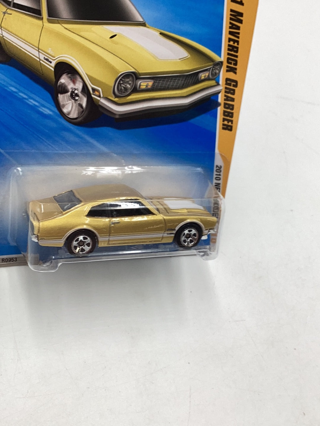 2010 Hot Wheels new models #33 71 Maverick Grabber gold 28E