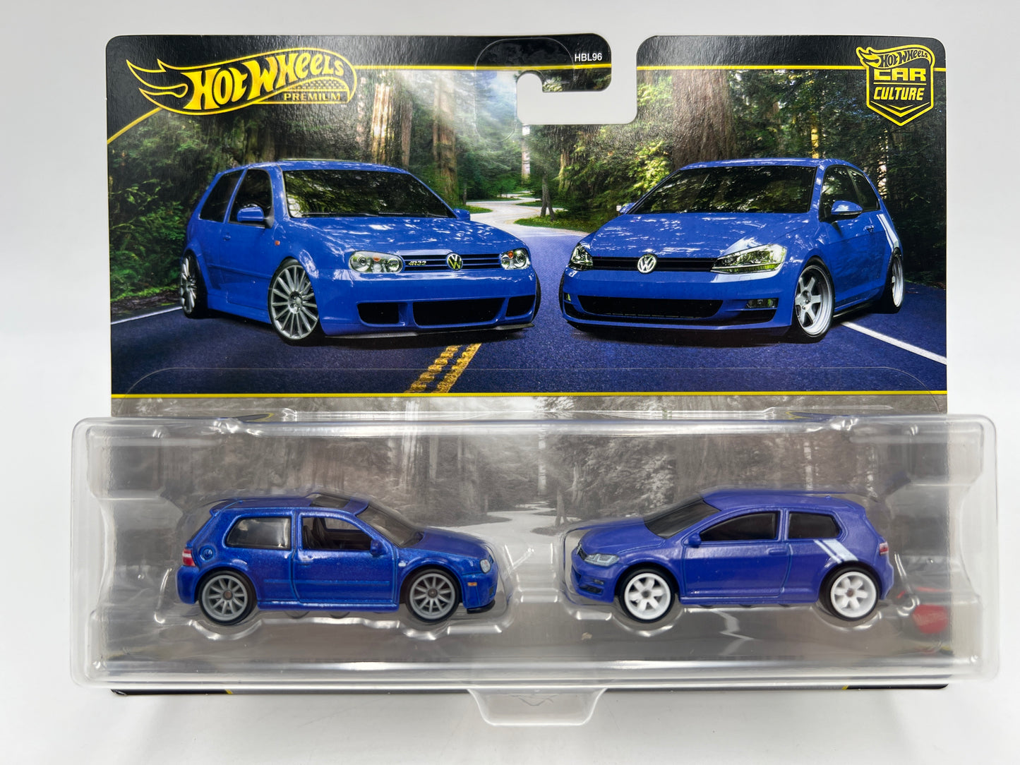 Hot Wheels Premium Target 2 Pack 2004 Volkswagen Golf R32 & MK7 Blue 279C