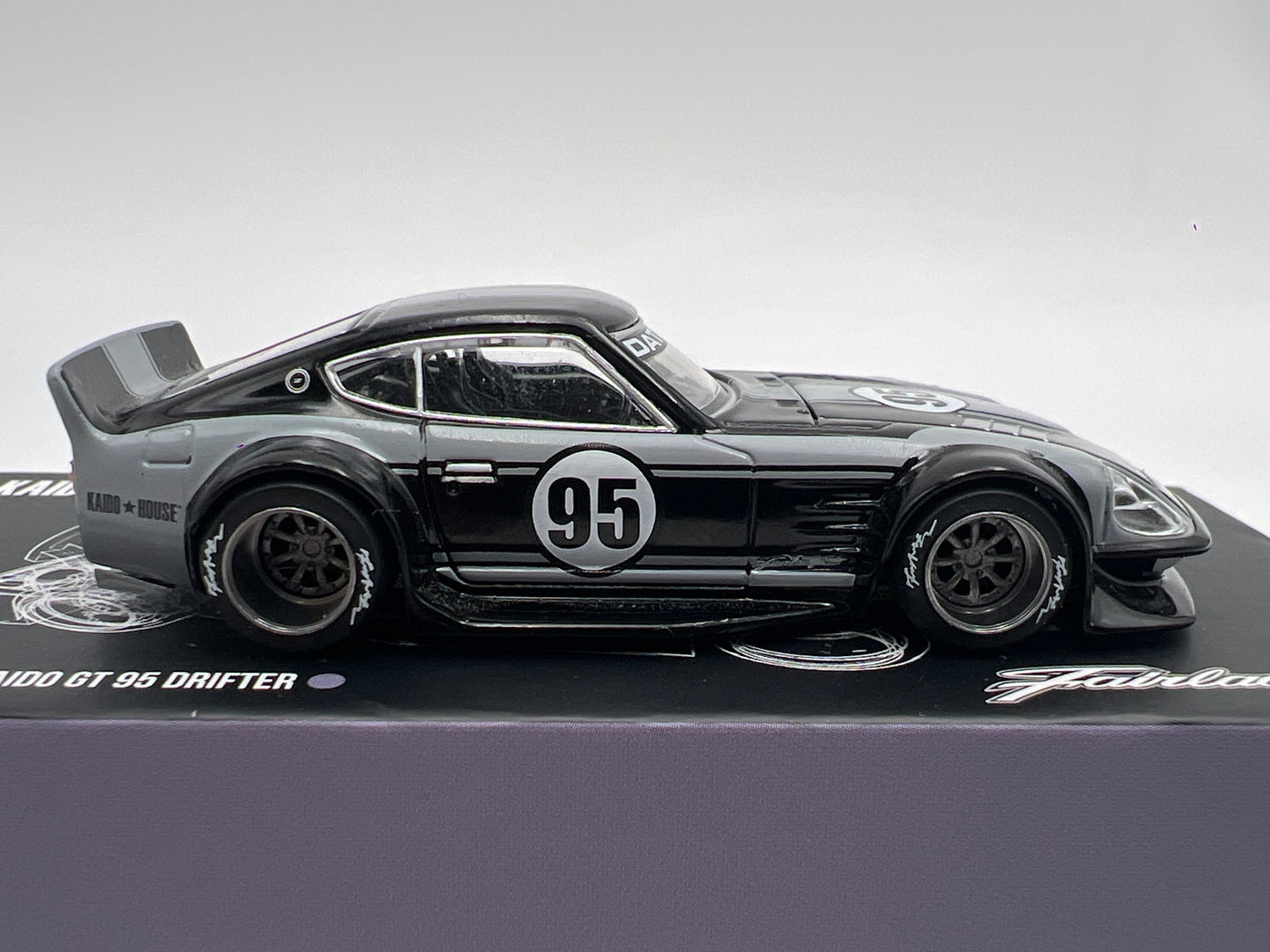 Mini GT x Kaido House #079 Nissan Fairlady Z Kaido GT 95 Drifter