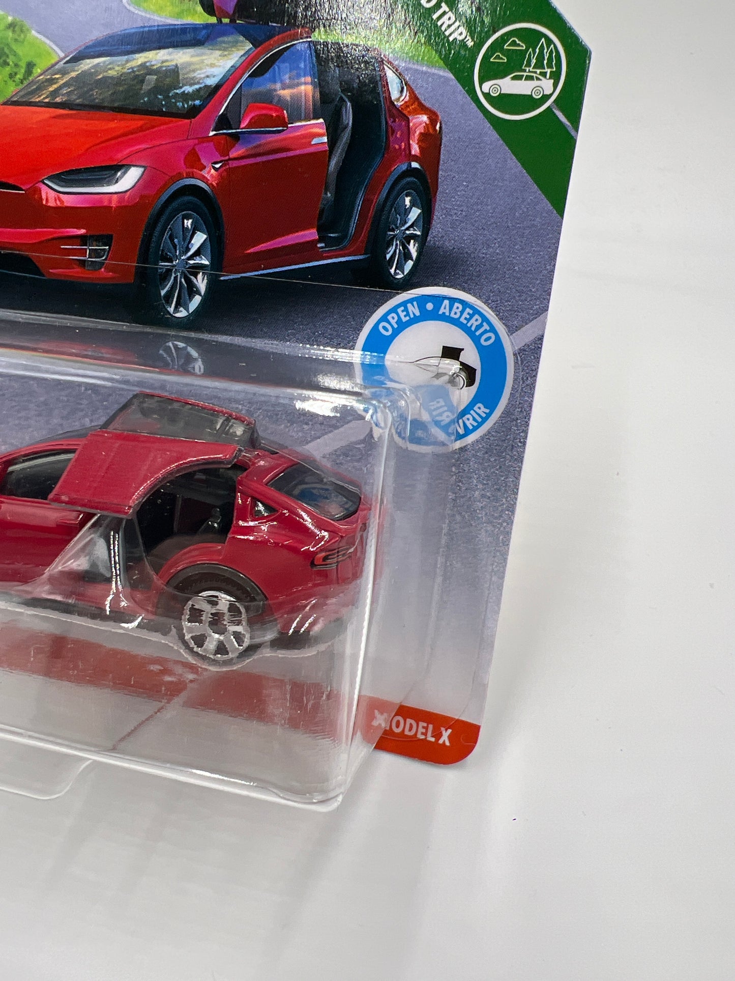 Matchbox Moving Parts MBX Road Trip Tesla Model X Red W/Protector HTF