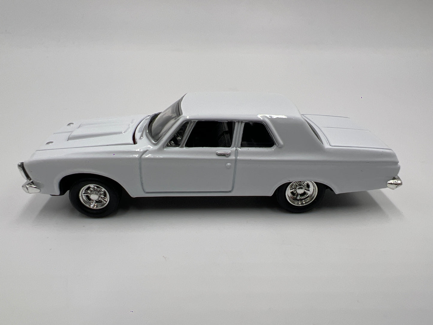 Hot Wheels Collectibles 1/64 Reggies Cars 1963 Plymouth White Loose