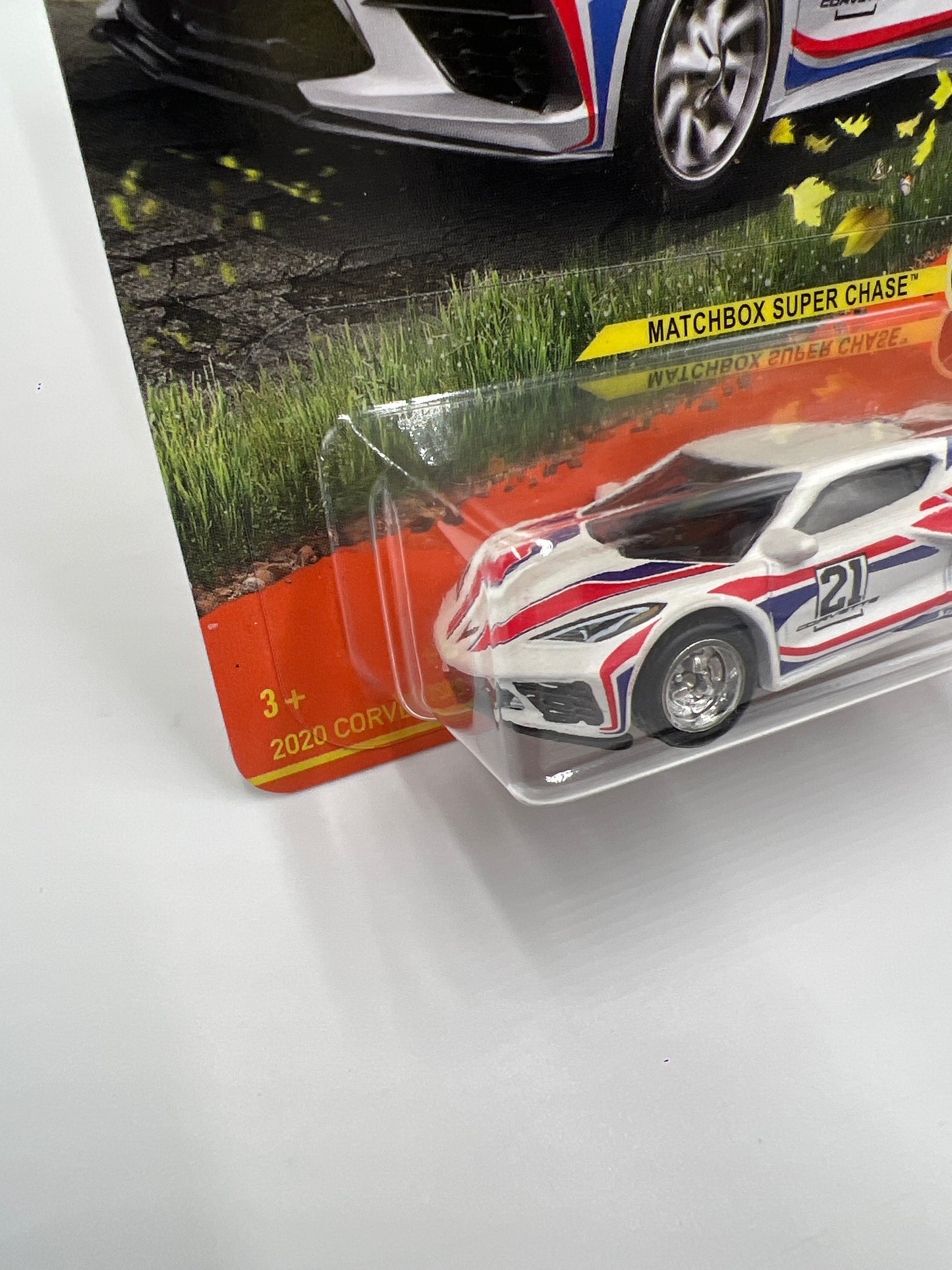 Matchbox Super Chase 2020 Corvette White W/Protector