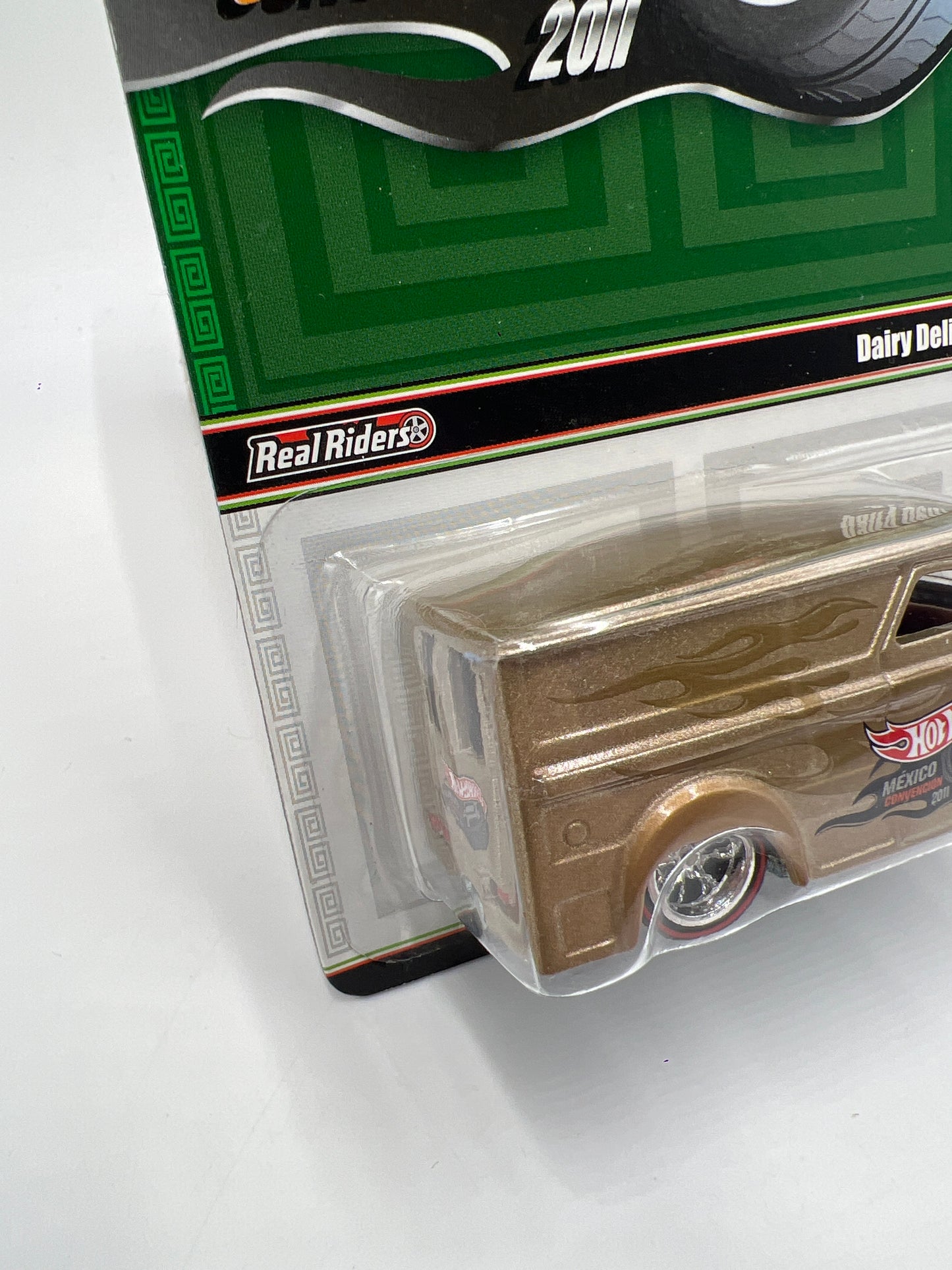 2011 Hot Wheels Mexico Convention 2423/4000 Dairy Delivery Silver W/Protector