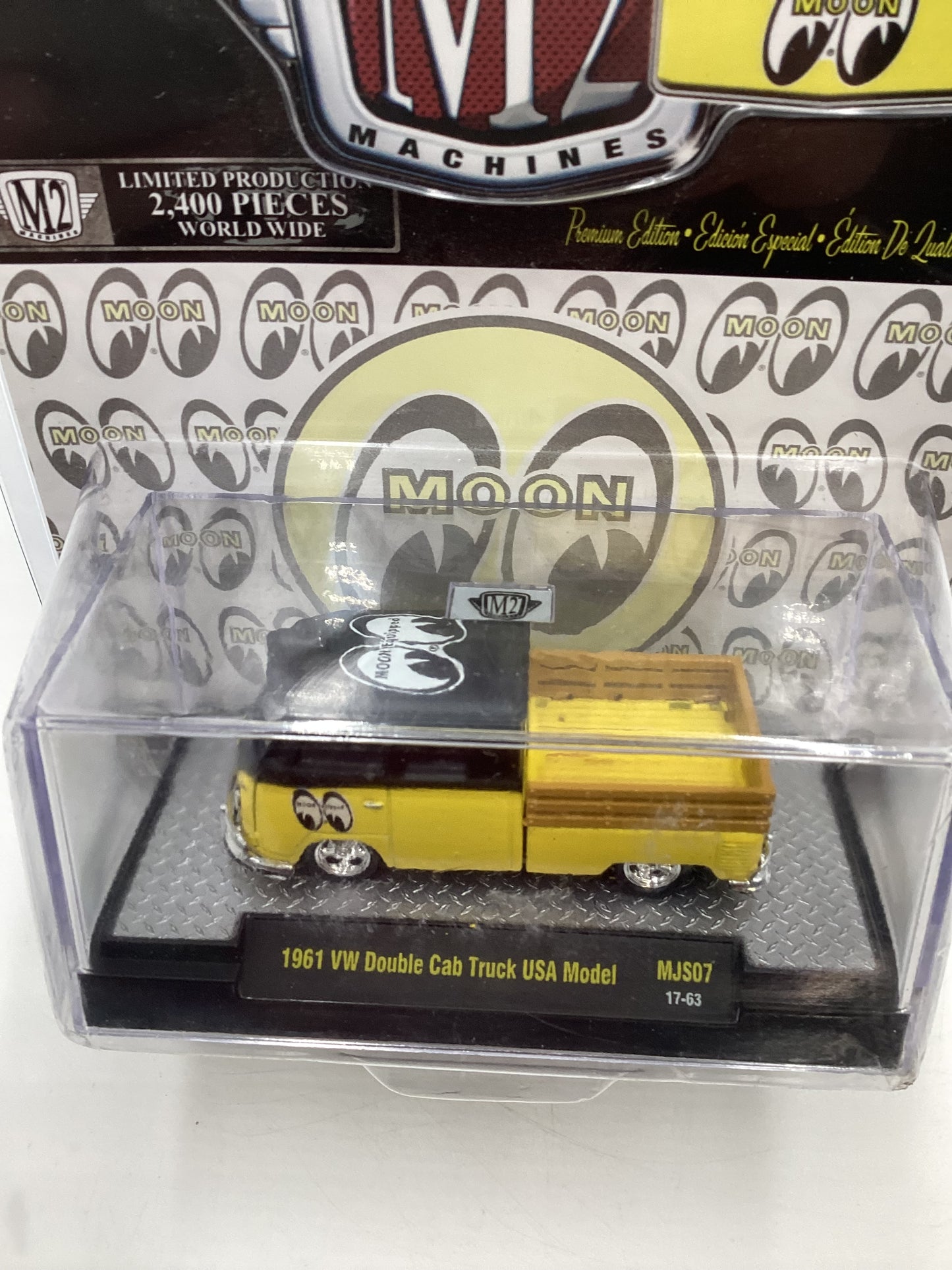 M2 MACHINEs Mijo Exclusives 1/2400 1961 VW Double Cab Truck USA Model Mooneyes MJS07