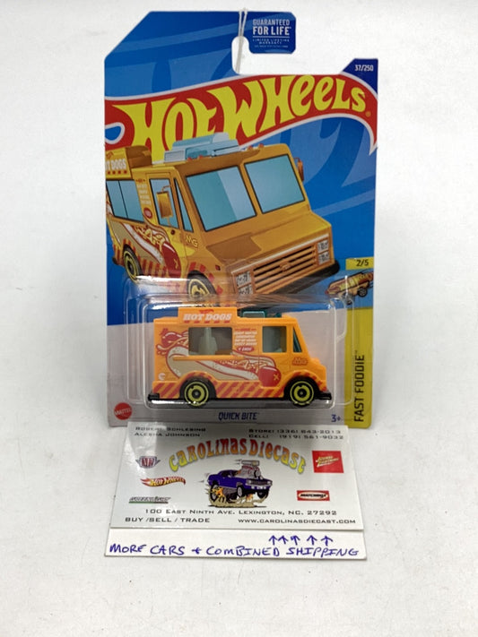 2022 Hot wheels #37 Quick Bite Treasure hunt 273G