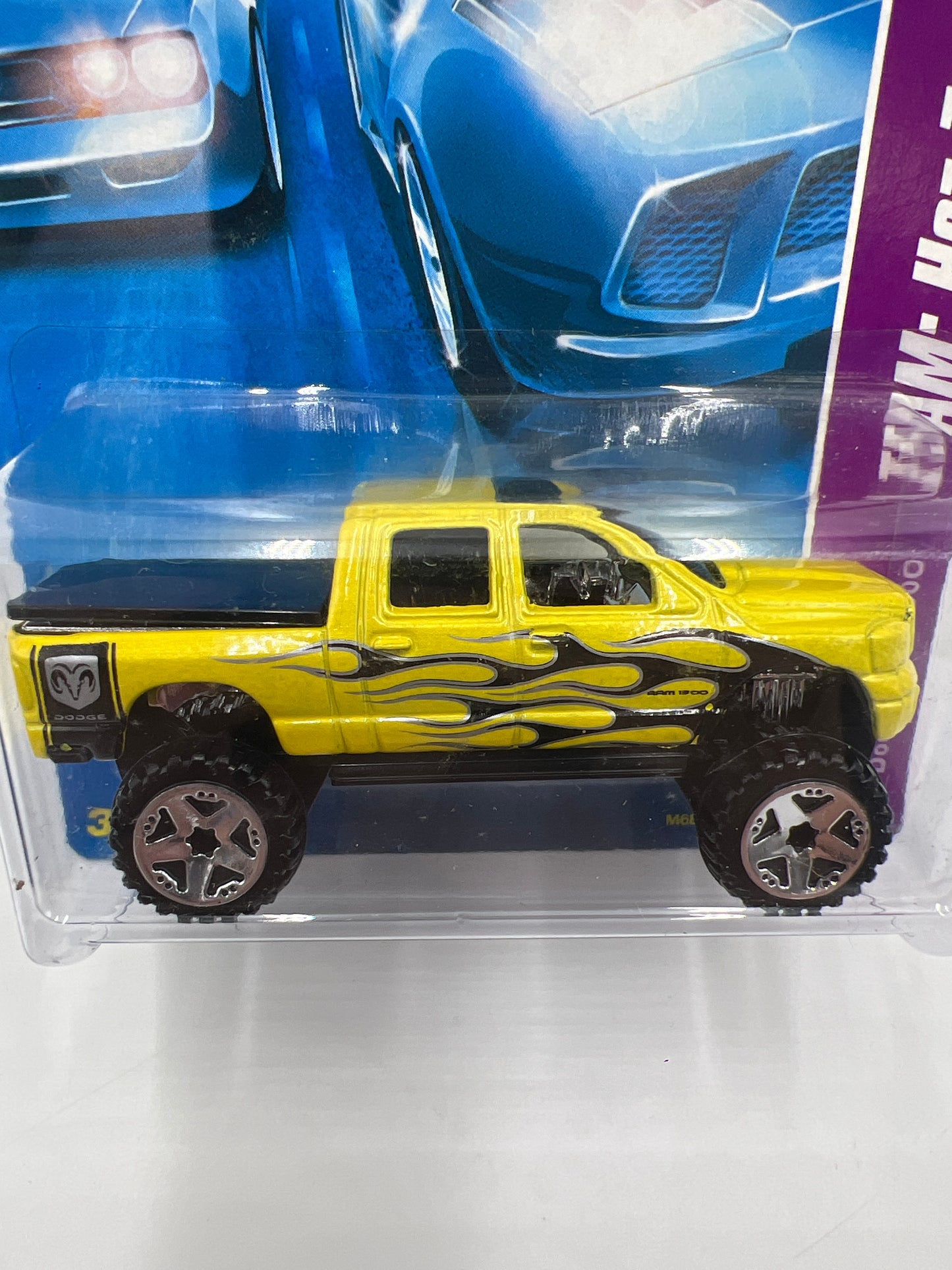 2008 Hot Wheels Team: Hot Trucks #138 Dodge Ram 1500 Yellow 39C