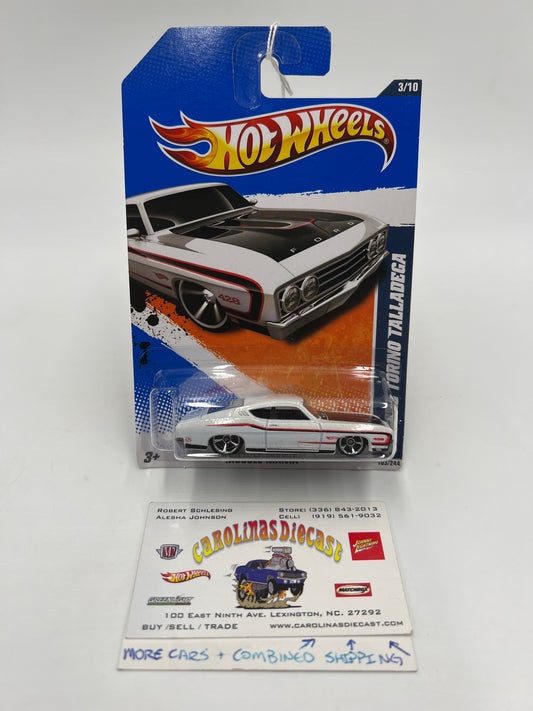 2011 Hot Wheels Muscle Mania #103 69 Ford Torino Talladega White 34B