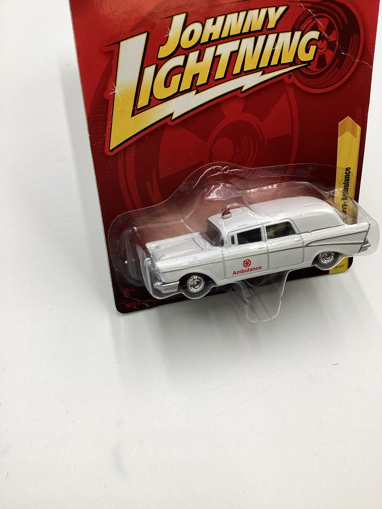 Johnny lightning Tomy #19 Chevy 1950 Chevy Ambulance White Bad Card 227H