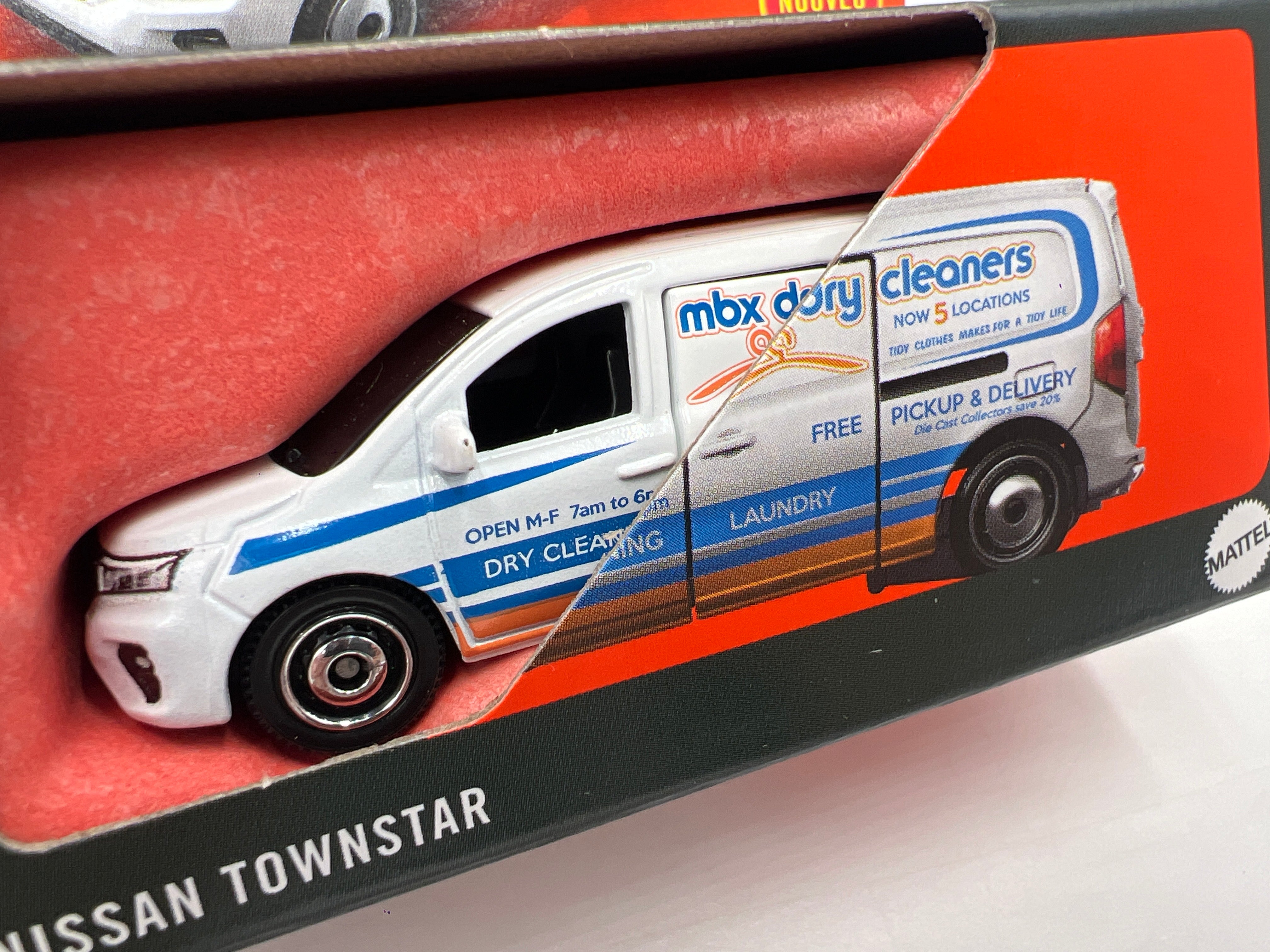 2024 Matchbox Moving Parts #12 2022 Nissan Townstar White 173A