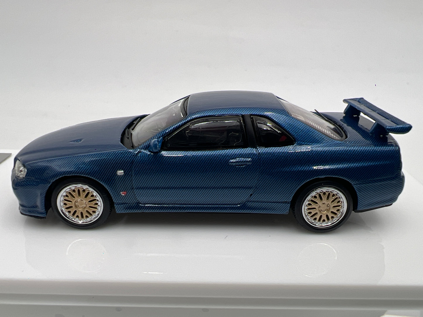 Stance Hunters 1/64 #90/499 Nissan Skyline GT-R BNR34 V-Spec II Full Carbon Blue
