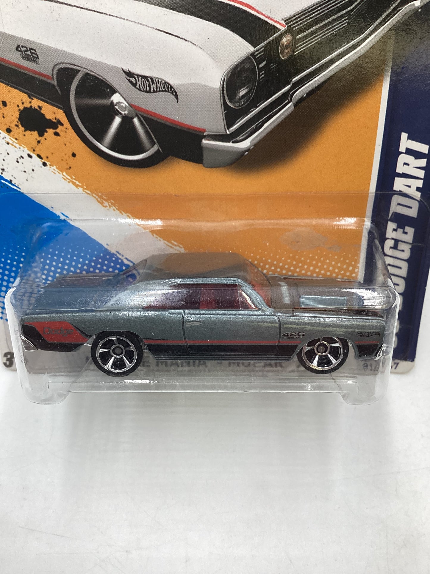 2012 Hot Wheels Muscle Mania Mopar #81 68 Dodge Dart Silver 36D