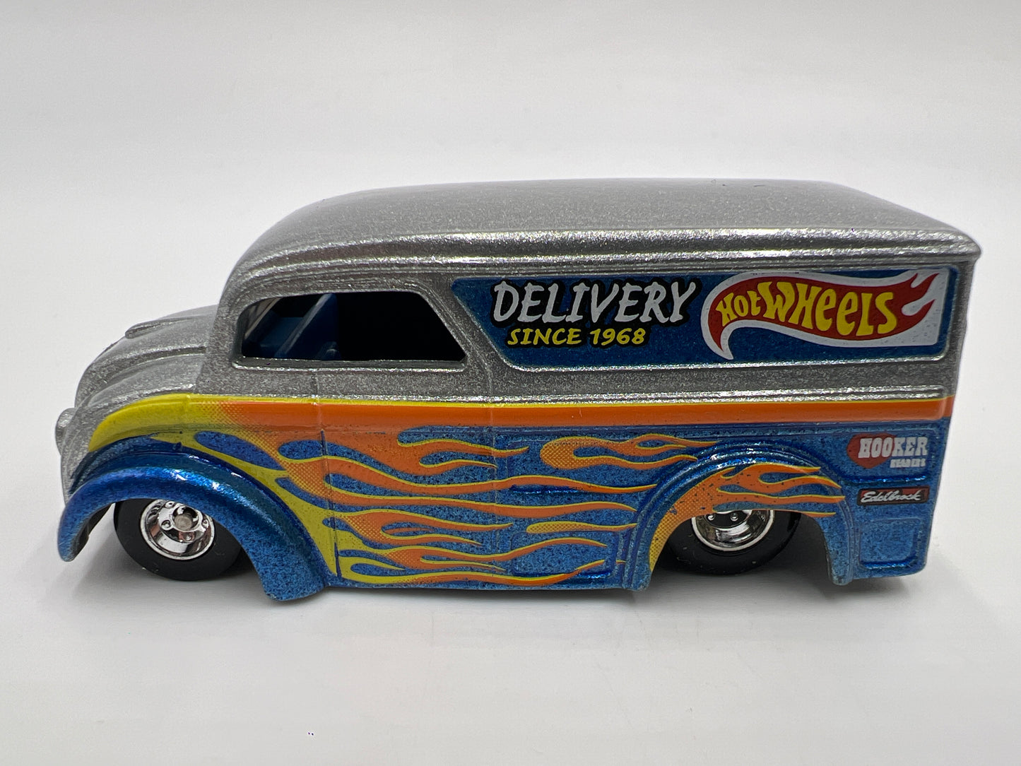 Hot Wheels Trailer Edition Dairy Delivery W/Real Riders Loose