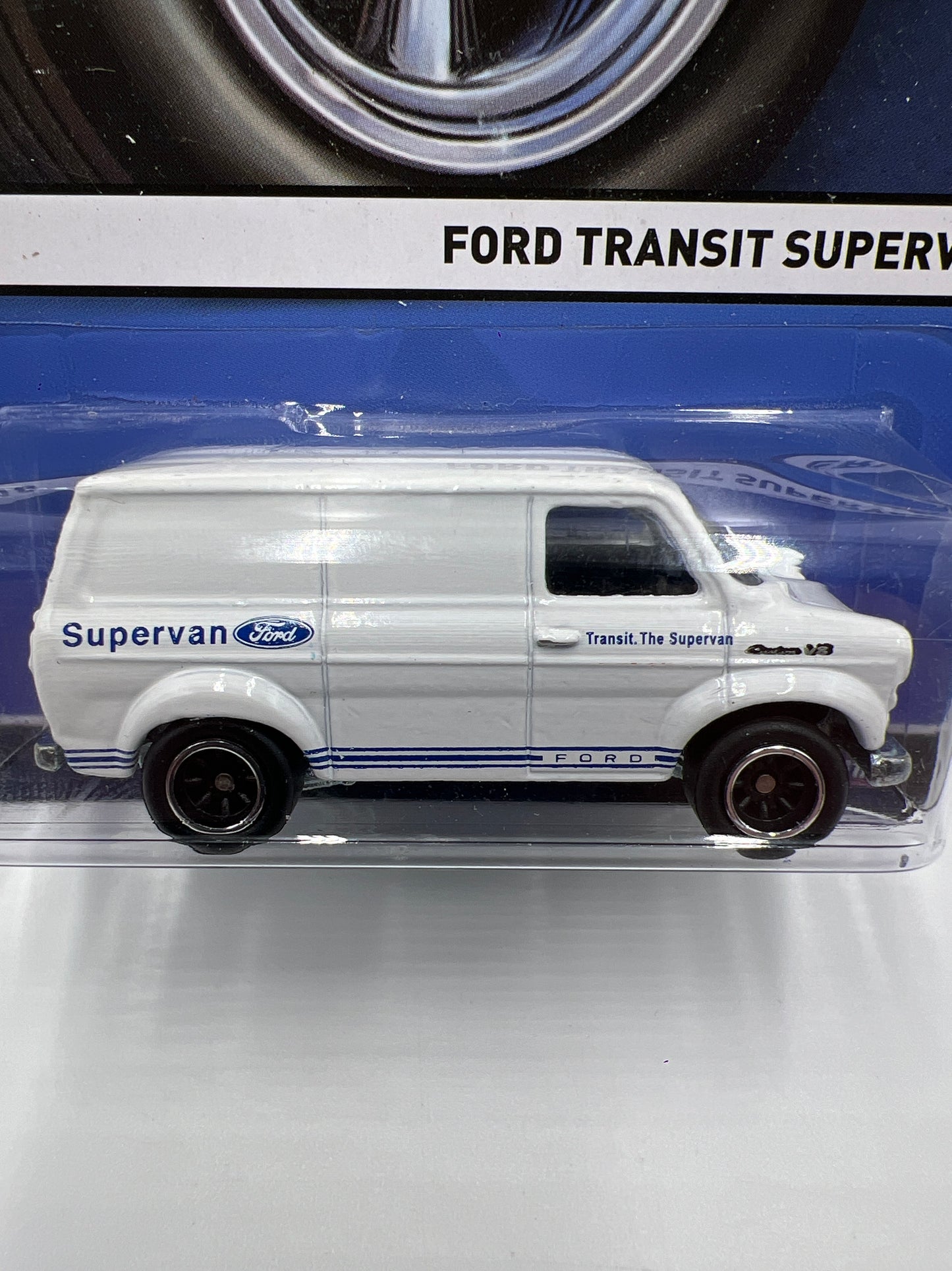 Hot Wheels Premium Heritage Real Riders #7 Ford Transit Supervan White SR