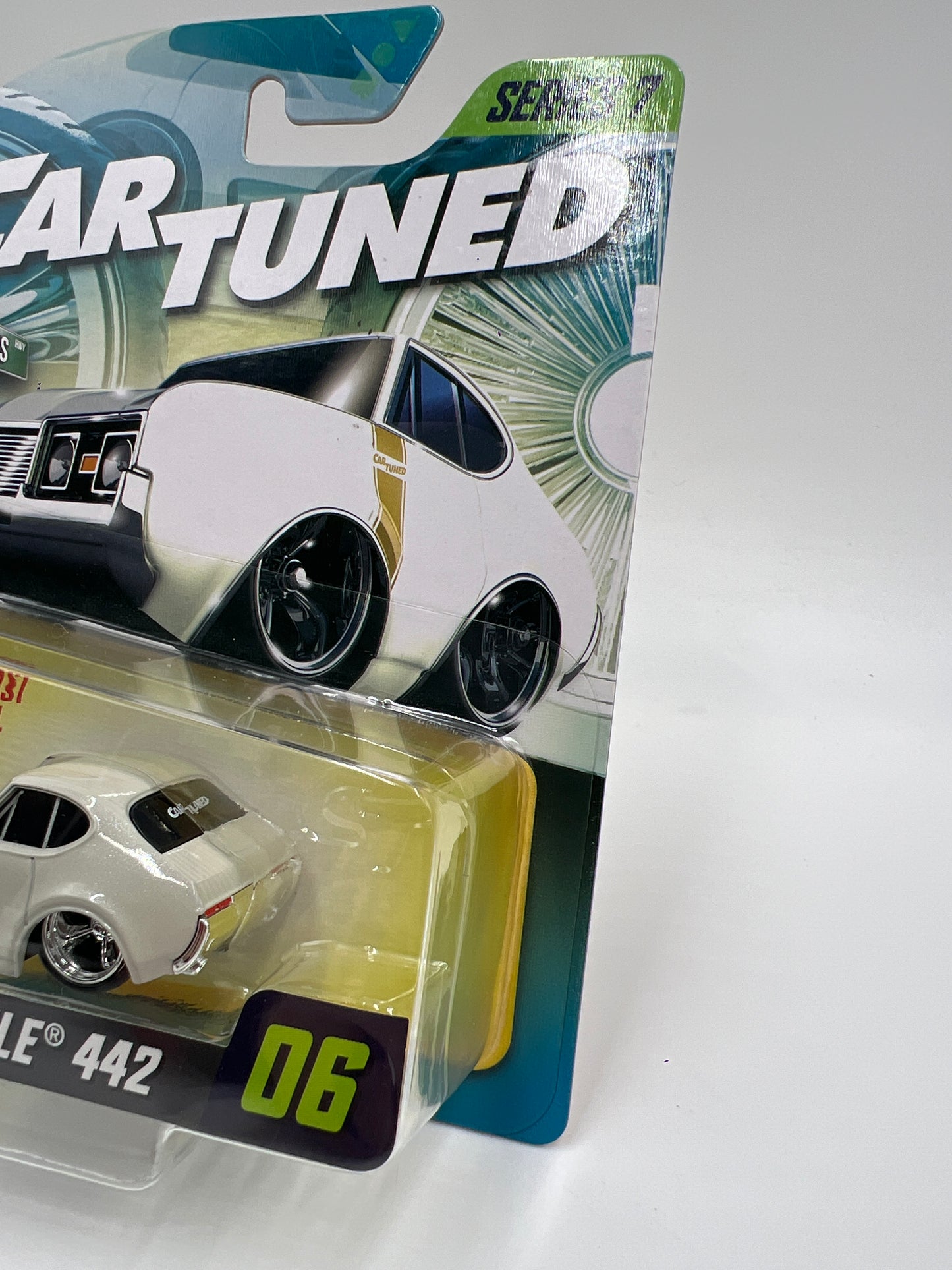 MGA Car Tuned Series 7 #6 68 Oldsmobile 442 White