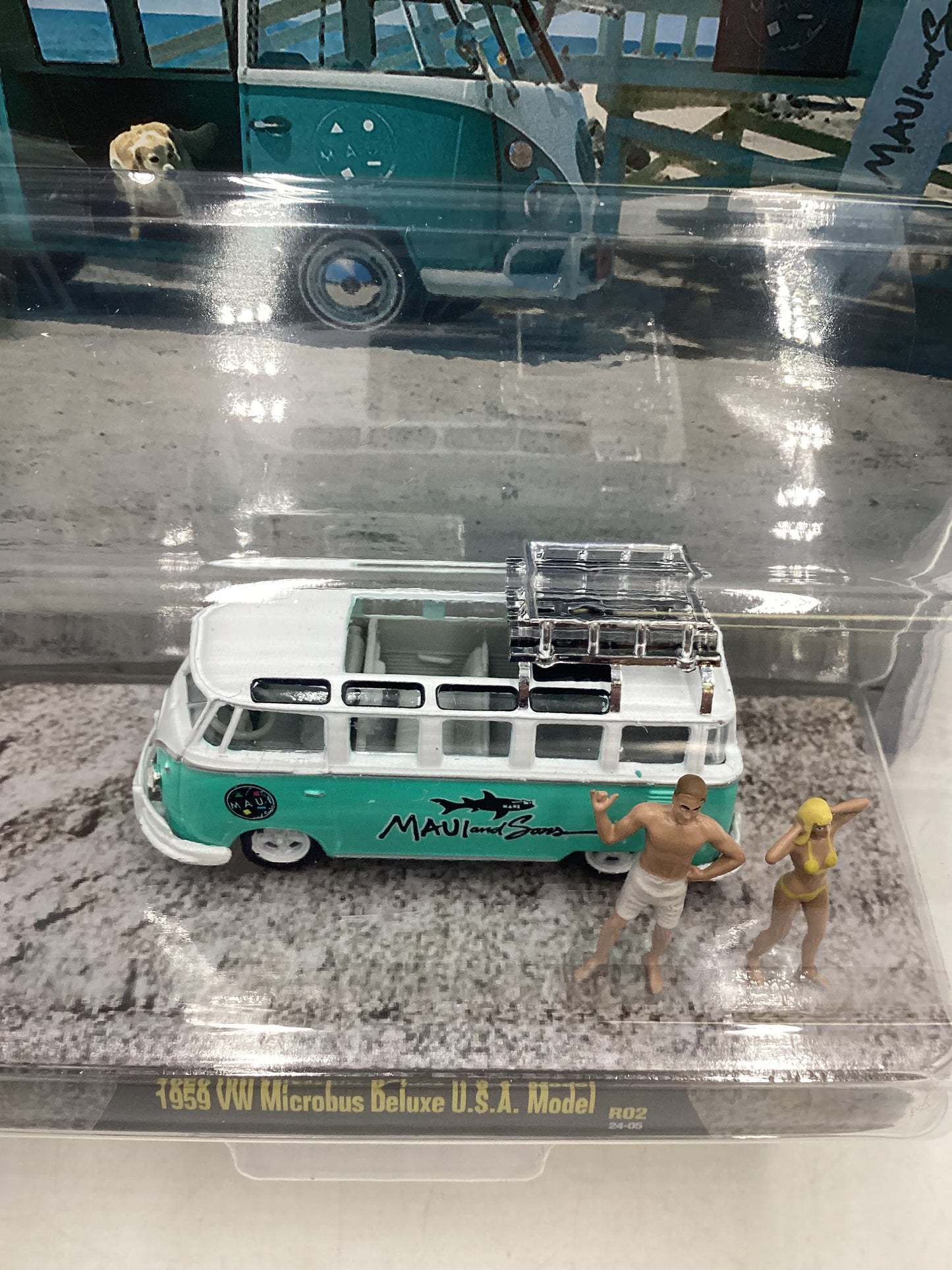 2024 M2 Machines Diorama R02 1959 VW Microbus Deluxe USA Model 197D