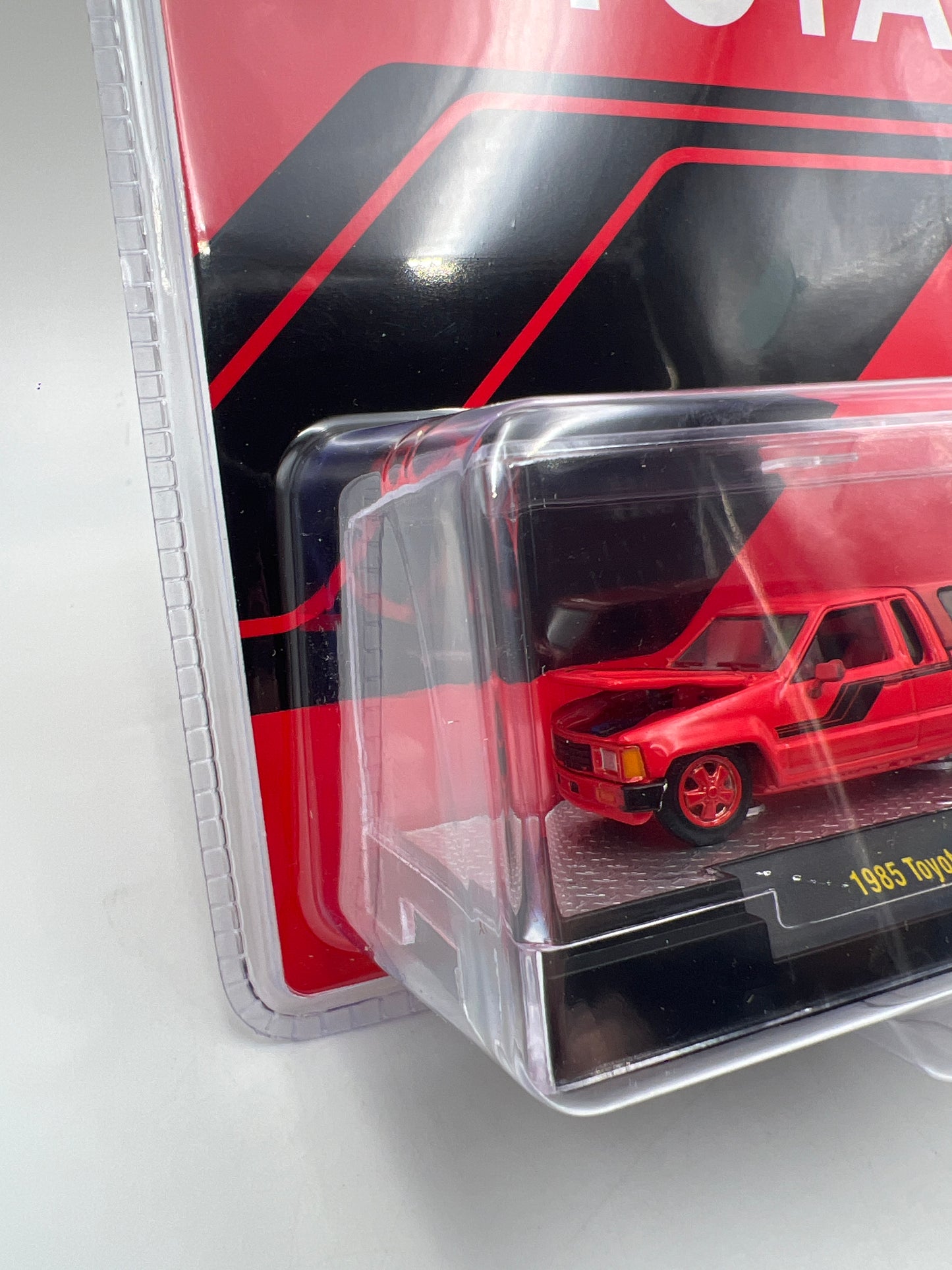 M2 Machines HS76 Hobby Exclusive CHASE 1985 Toyota Truck Red