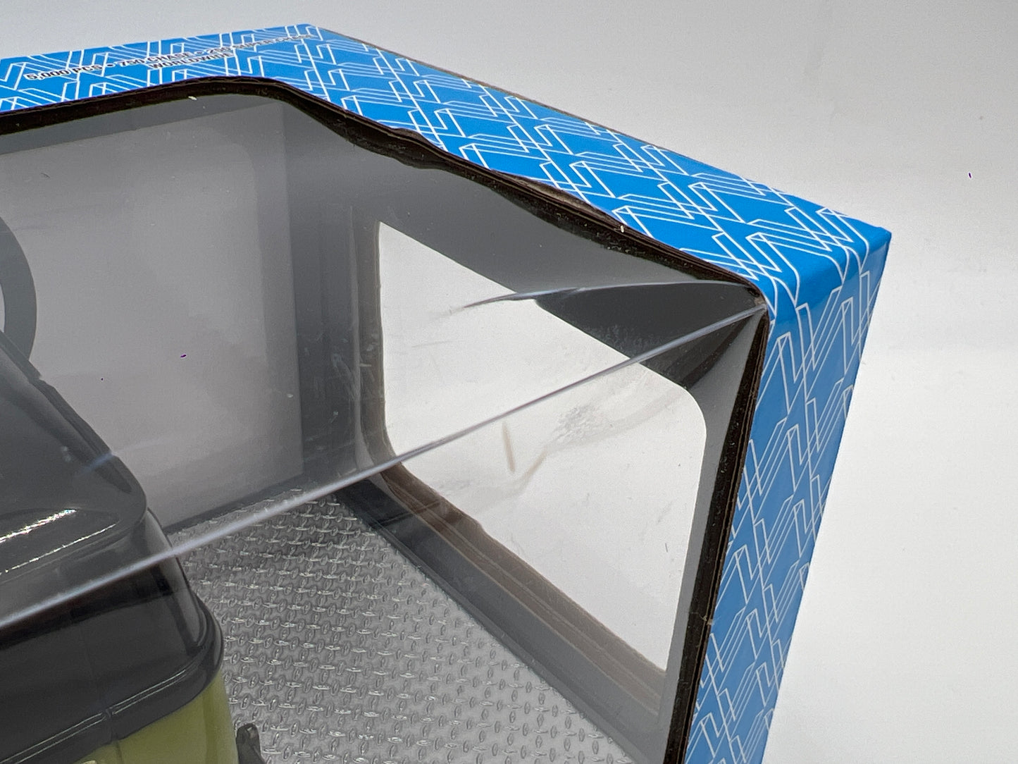 M2 Machines 1/24 1960 VW Delivery Van Green/Black S43