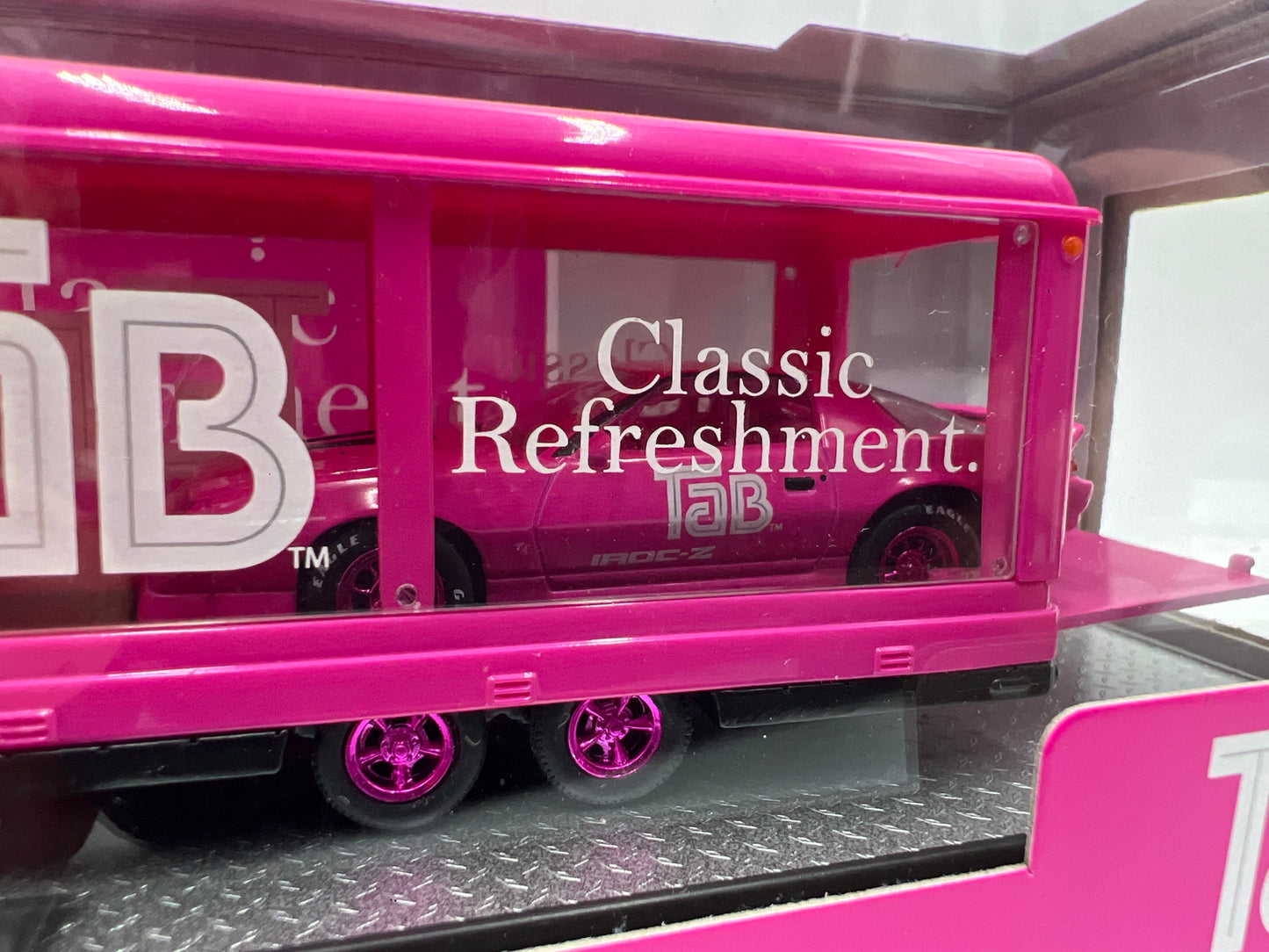 M2 Machines Auto Haulers CHASE Tab 1970 Chevrolet C60 Truck & 1985 Chevrolet Camaro IROC-Z TW12