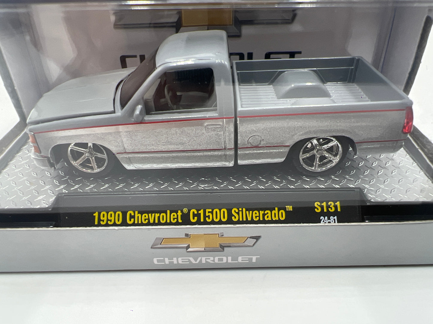 M2 Machines 1990 Chevrolet C1500 Silverado Silver S131