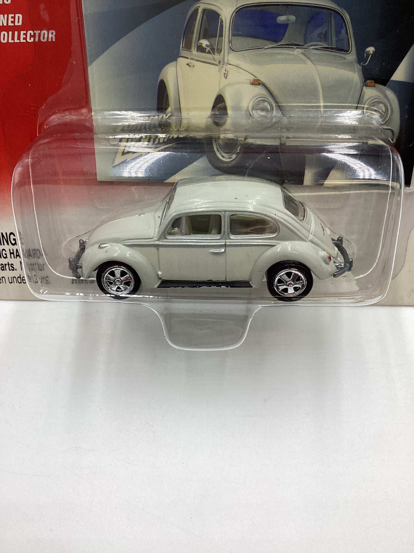 Johnny Lightning Volkswagen 1966 Beetle White/Light Gray