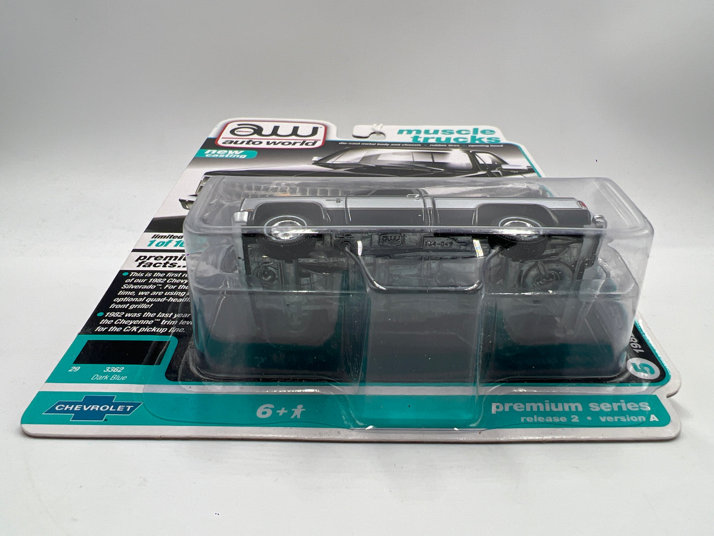 Auto World Muscle Trucks Release 2 Version A 1982 Chevy Silverado 10 Fleetside Dark Blue/Silver