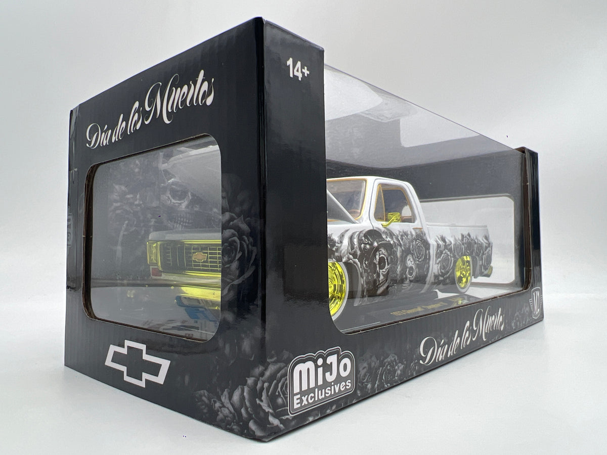 M2 Machines 1/24 MJS02 MiJo 1/500 CHASE Dia De Los Muertos 1973 Chevrolet Cheyenne 10