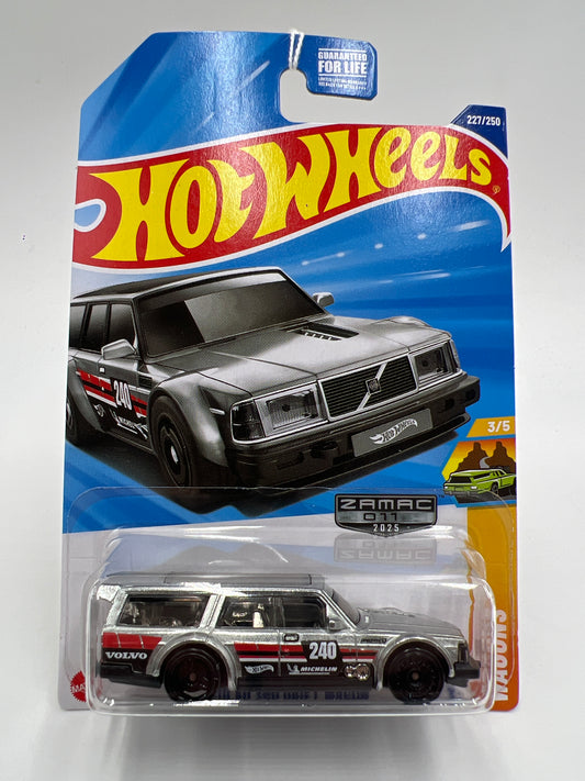 2025 Hot Wheels Q Case Wagons Zamac 11 #227 Volvo 240 Drift Wagon 148A