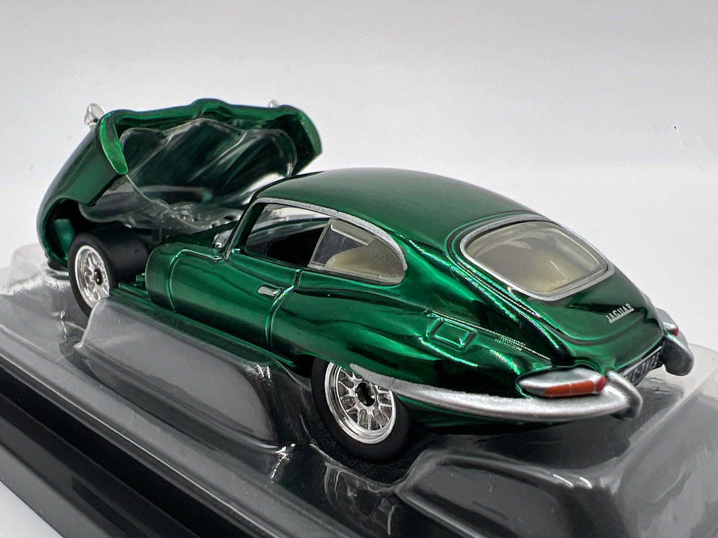 2023 Hot Wheels RLC #26288/30000 1964 Jaguar E-Type Green