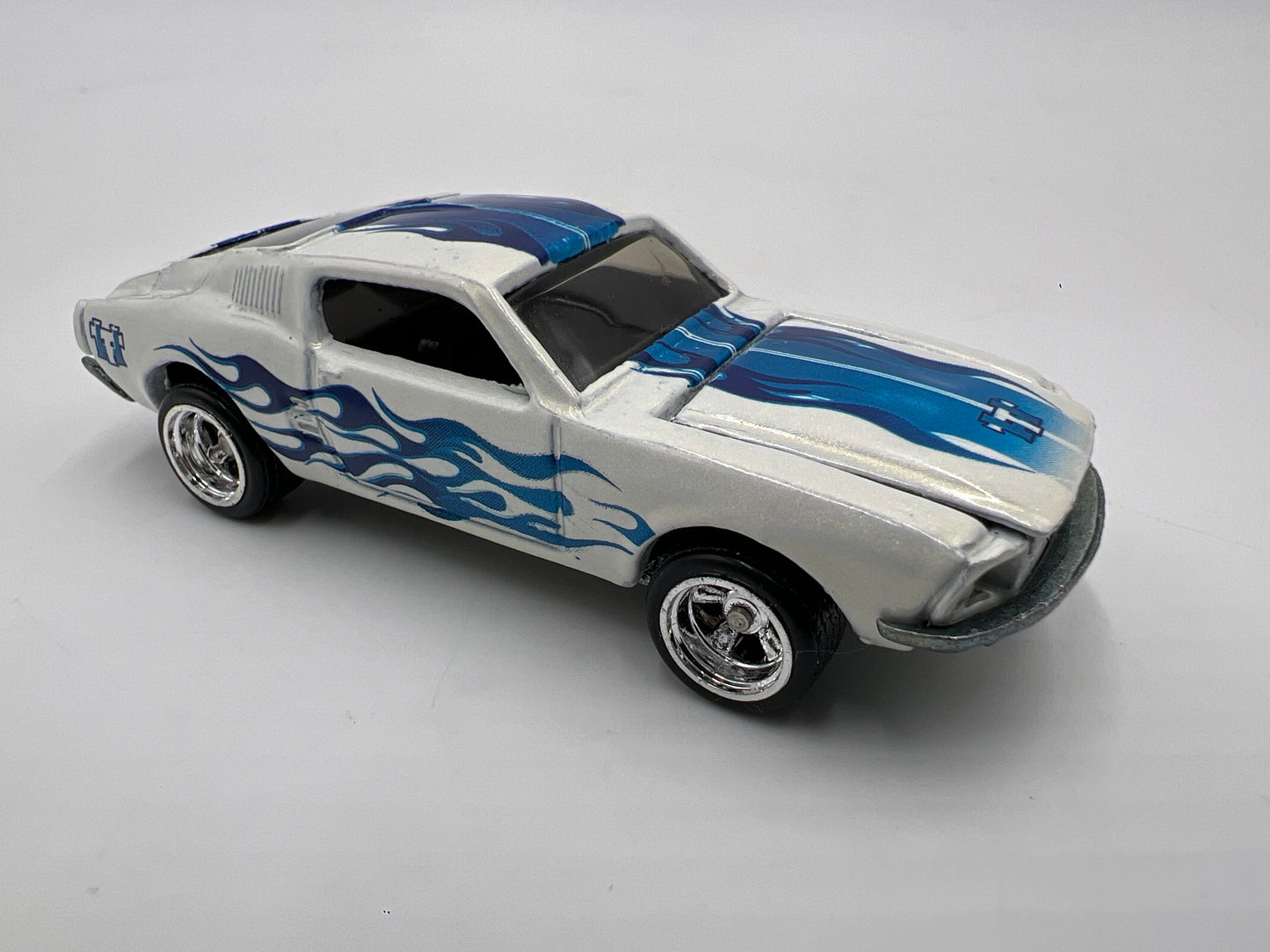 Hot Wheels Treasure Hunt Real Riders 67 Mustang White Loose