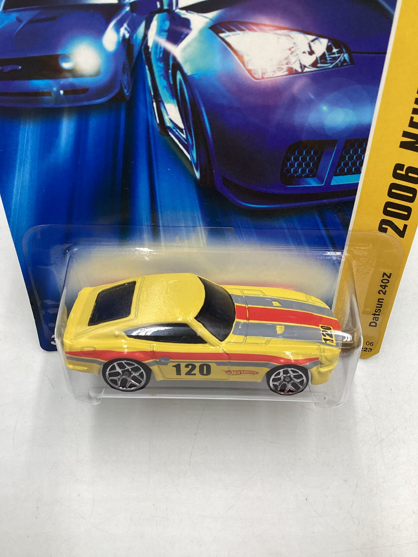 2006 Hot Wheels #036 Yellow Datsun 240Z 80D