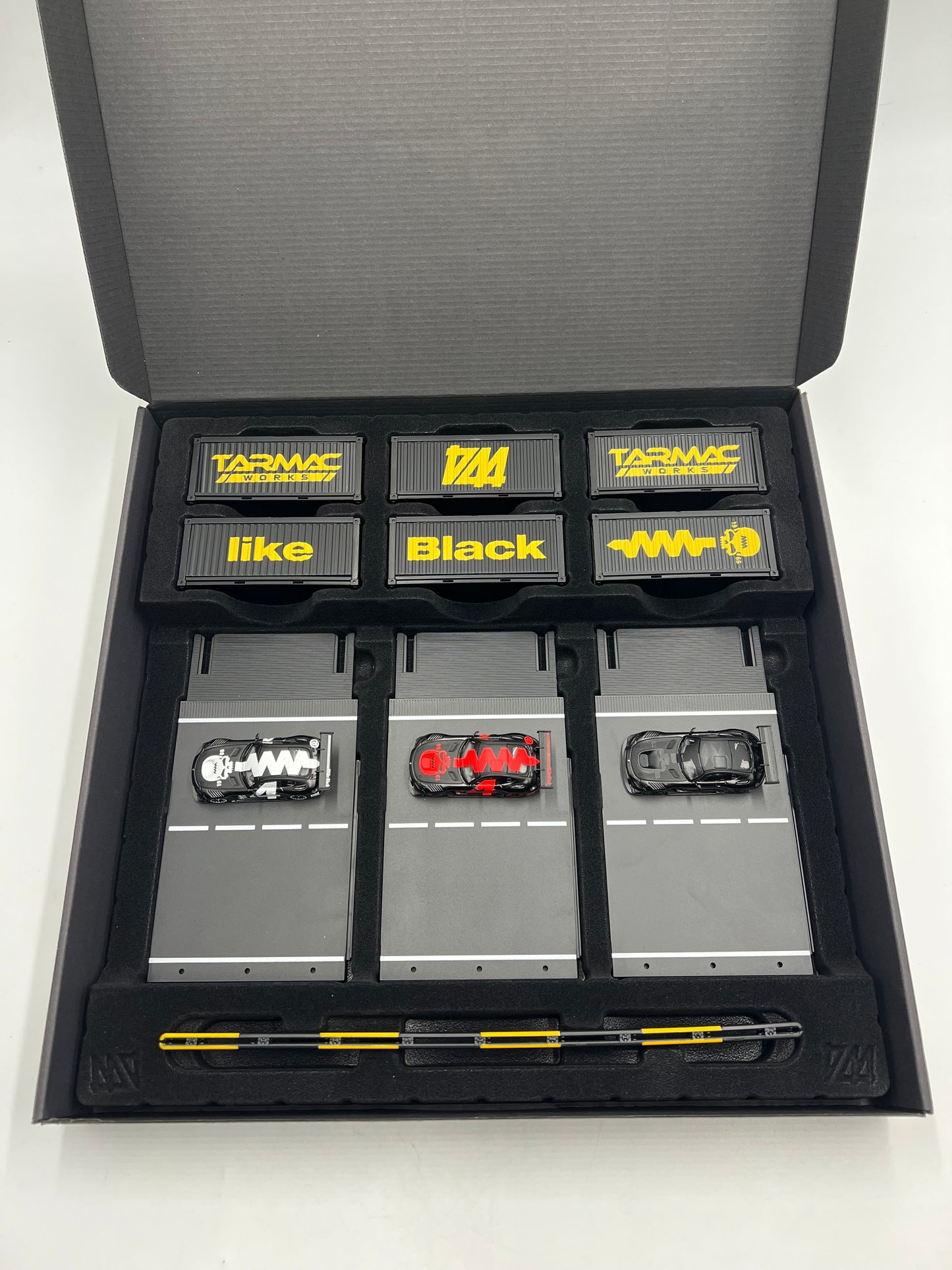 Tarmac Works 4A Like Black Special 4 Car Diorama Box Set W/Mercedes-Benz AMG GT3