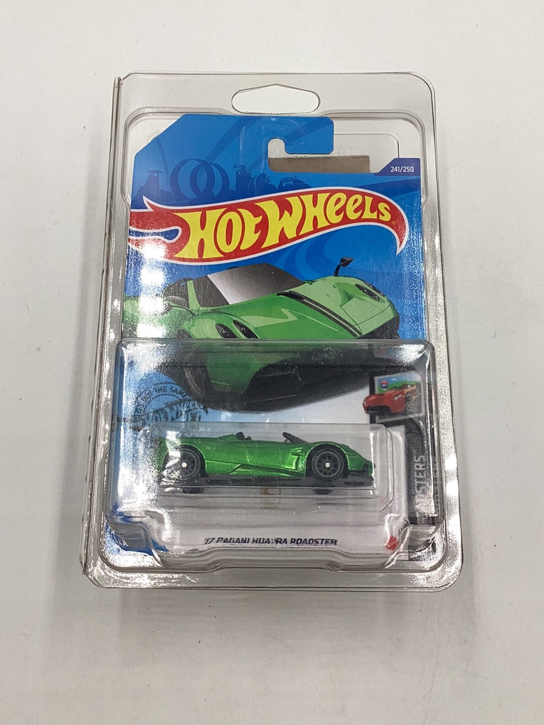 2019 hot wheels super treasure hunt #241 17 Pagani Huayra Roadster W/ Protector