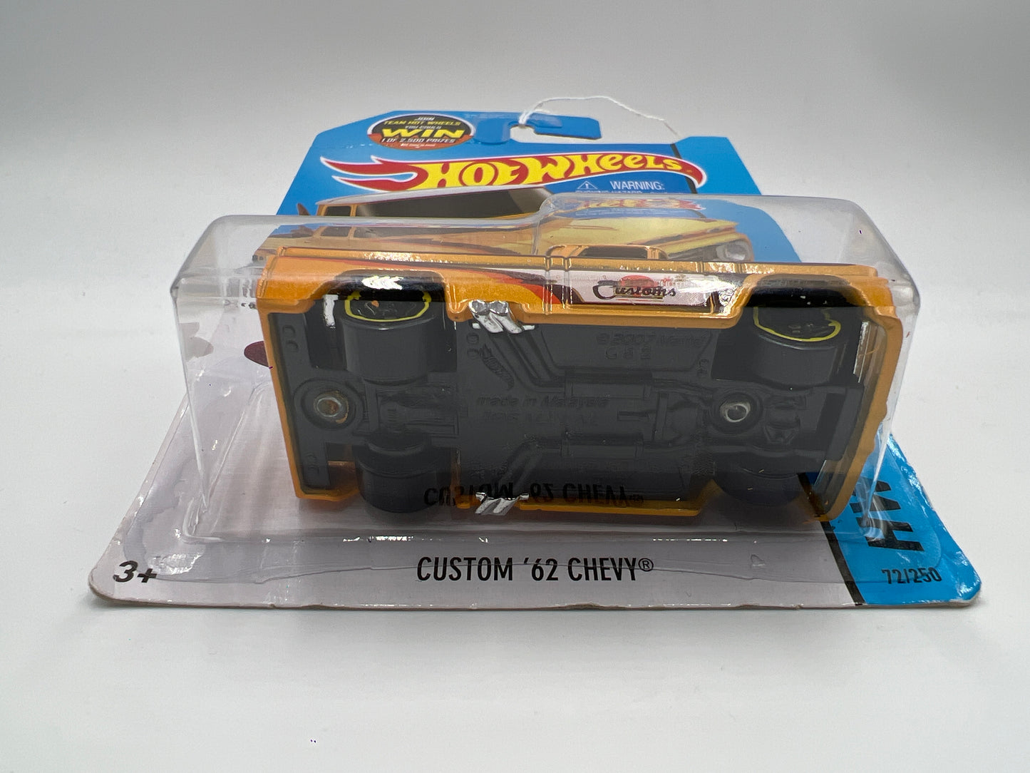 2015 Hot Wheels City #72 Custom 62 Chevy Yellow (Card Not Perfect) 16D