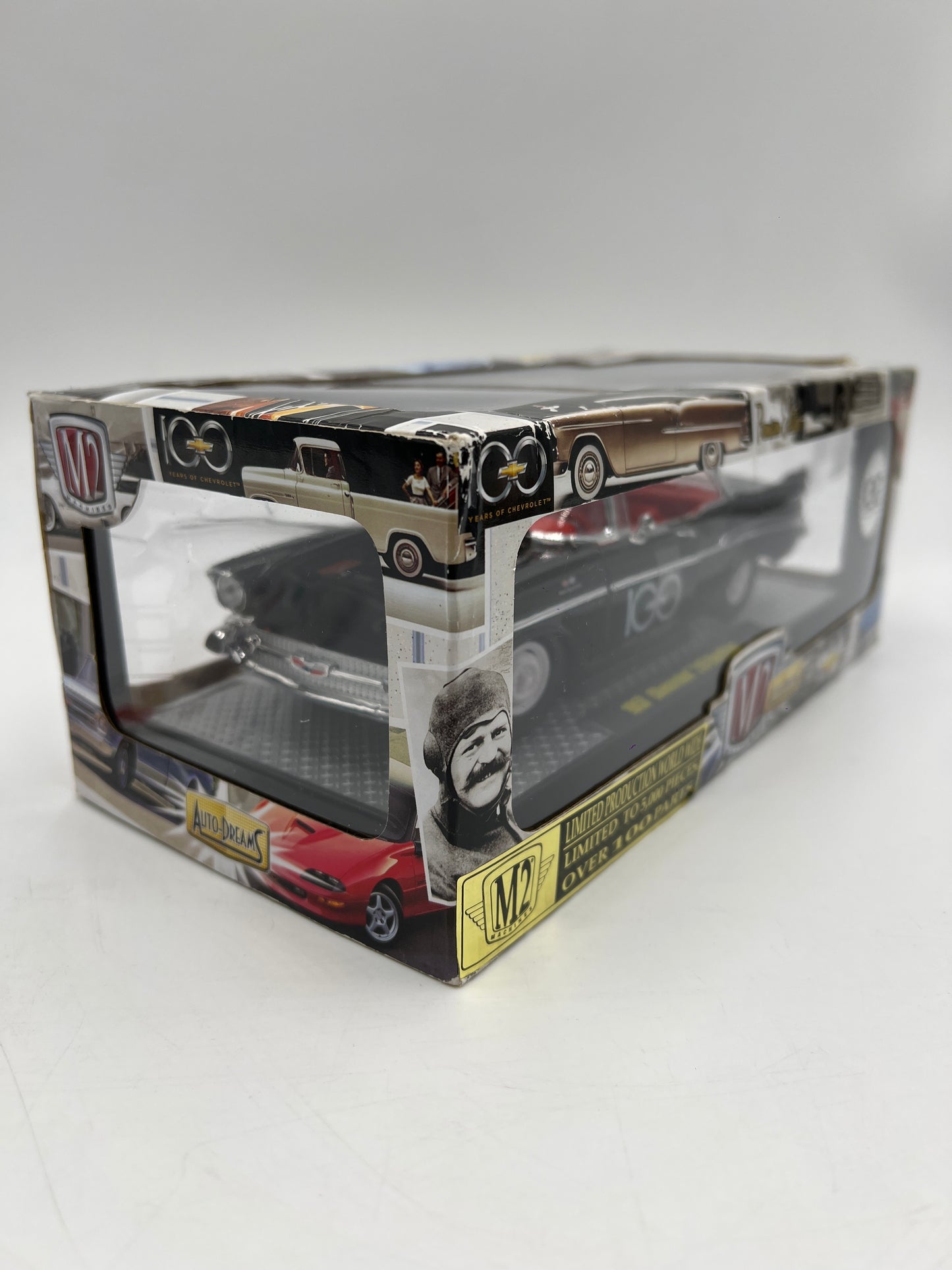 M2 Machines 1/24 Premium Edition Auto-Dreams 1957 Chevrolet 210 Hardtop 100 Years Of Chevrolet Black 11-20