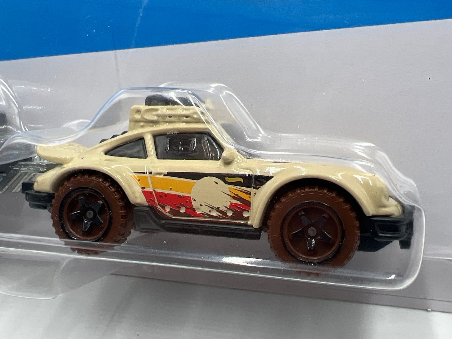 2025 Hot Wheels Track Fleet Porsche 911 Off-Roader Tan W/Black Trailer