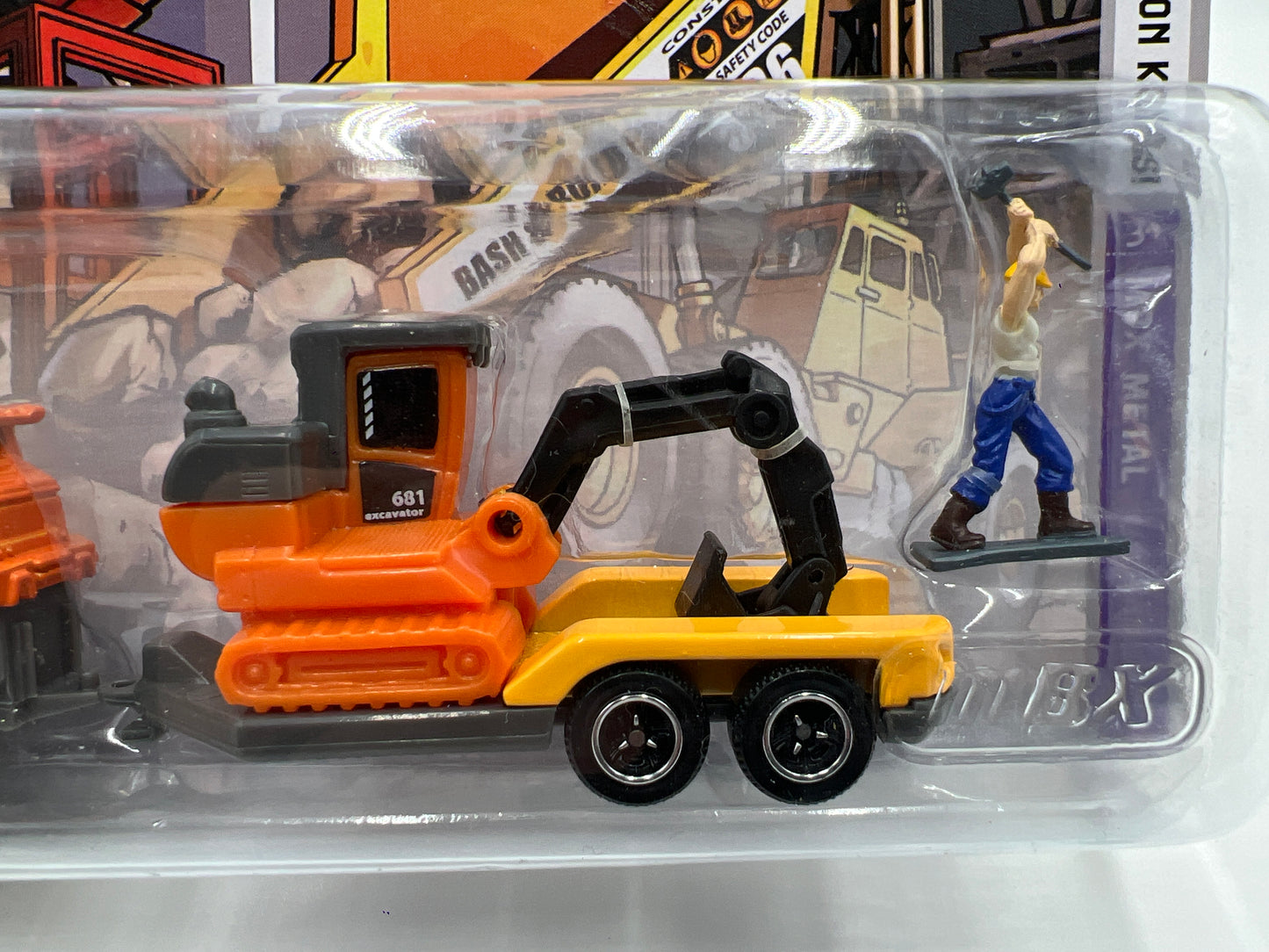 Matchbox Hitch N Haul MBX Metal Construction Kings Excavator & Trailer