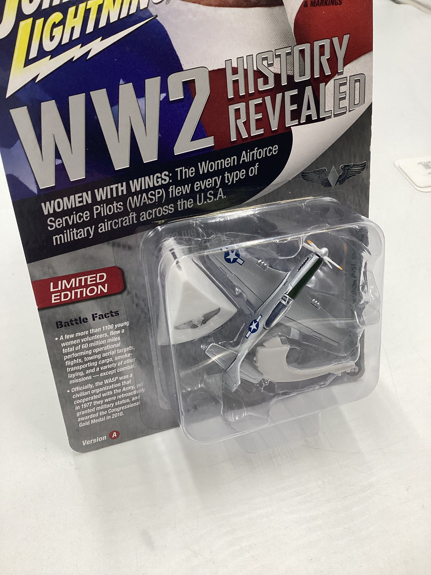 Johnny Lightning WW2 History Revealed Release 1 Version A North American Aviation P-51 Mustang White Lightning Chase