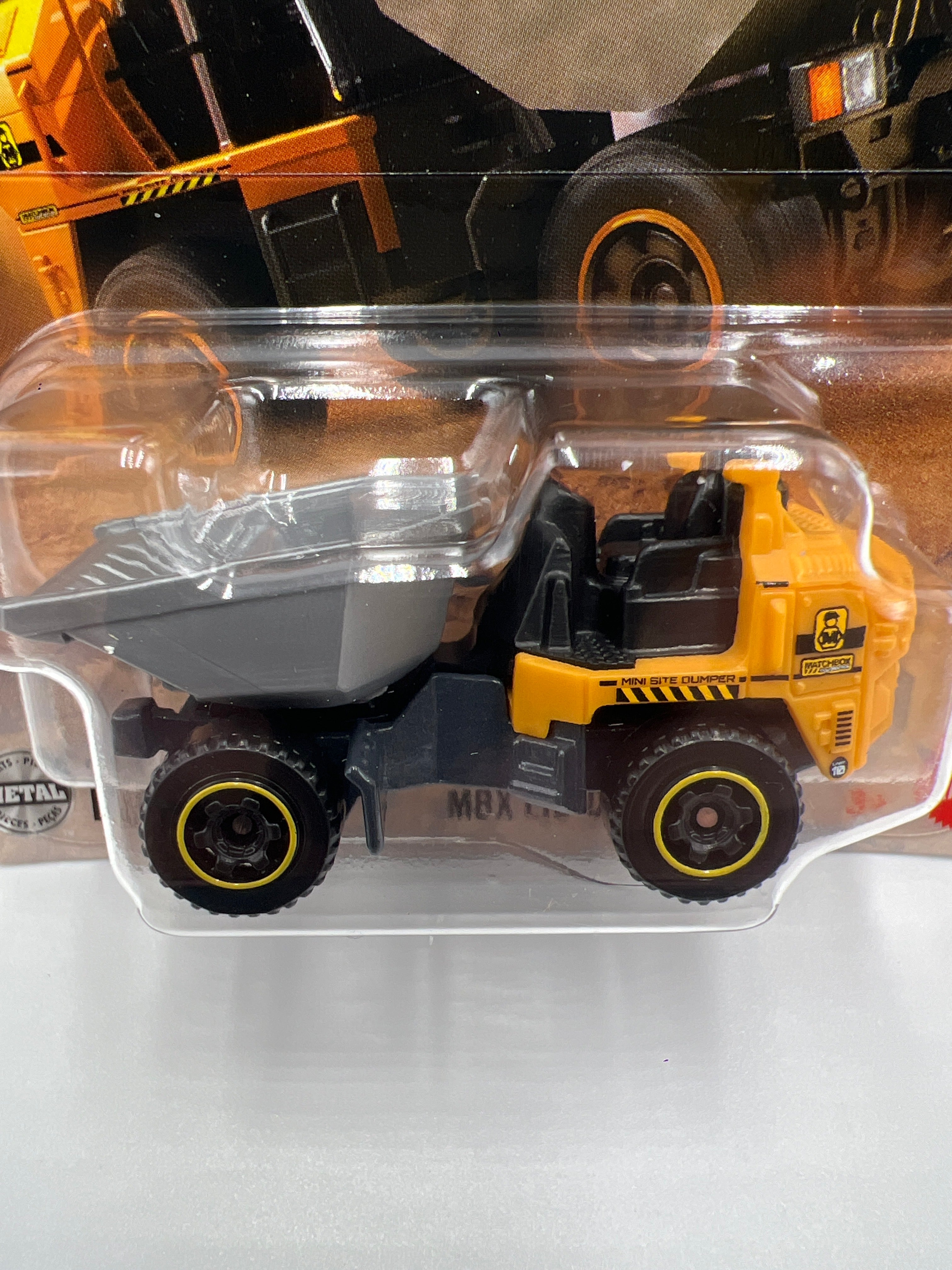 2025 Matchbox #76 MBX Lil Dumper Yellow 215H – carolinasdiecast