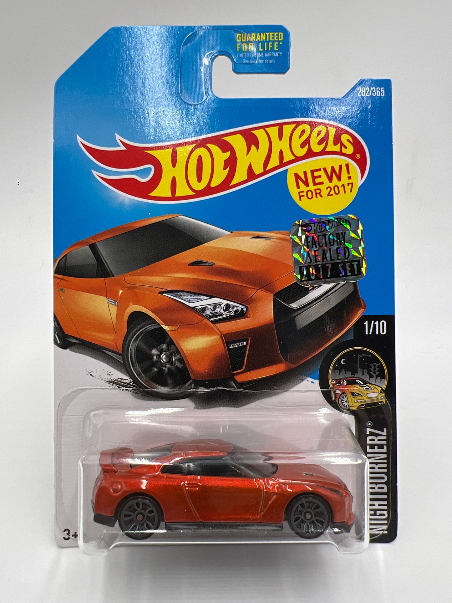 2017 Hot Wheels Factory Sealed Nightburnerz #282 17 Nissan GT-R R35 Orange W/Protector