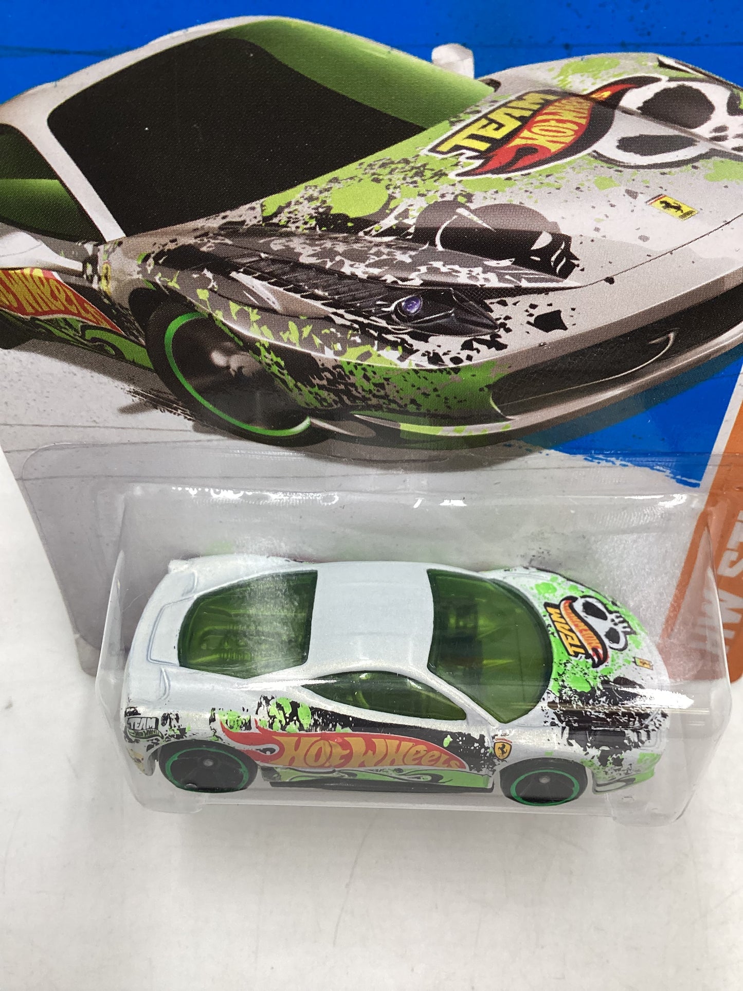 2013 Hot Wheels #81 Ferrari 458 Challenge White with protector